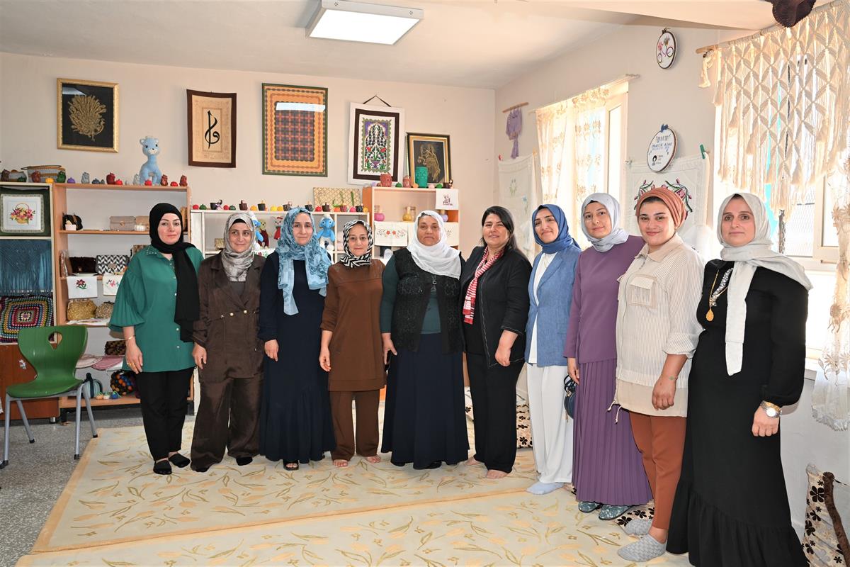 Akademisyen Öğrenci Buluşmaları Projesi Bayraklı’da Başladı (1)