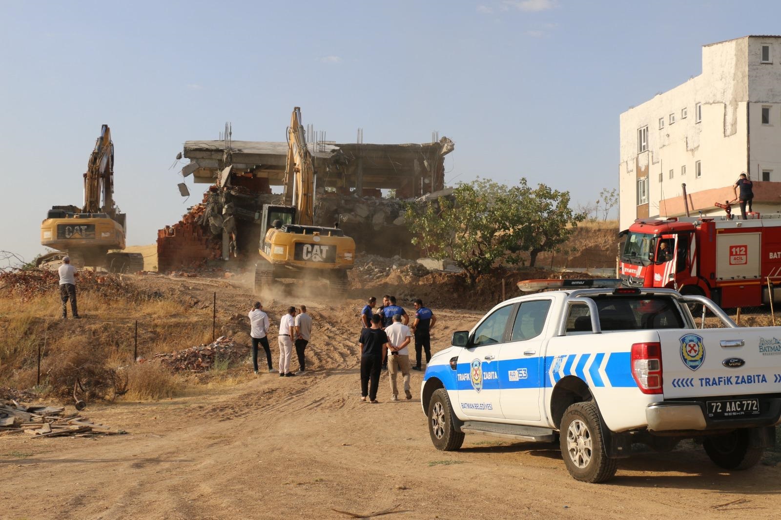 Batman’da Kaçak Yapı Yıkımları Devam Ediyor 36