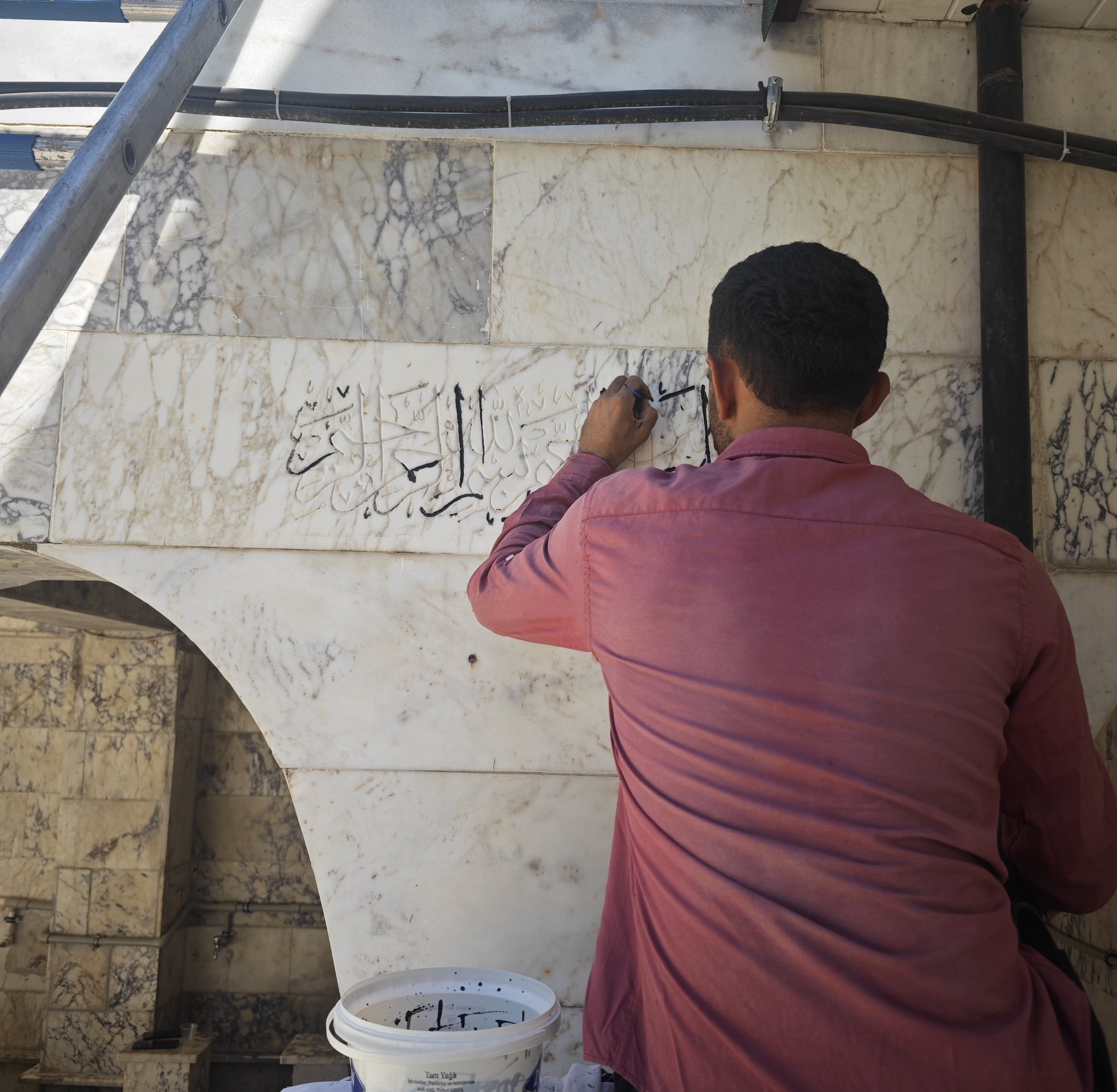 Batmanlı Gençlerden Anlamlı Hizmet İluh Camisi’nde Gönüllü Tadilat (1)