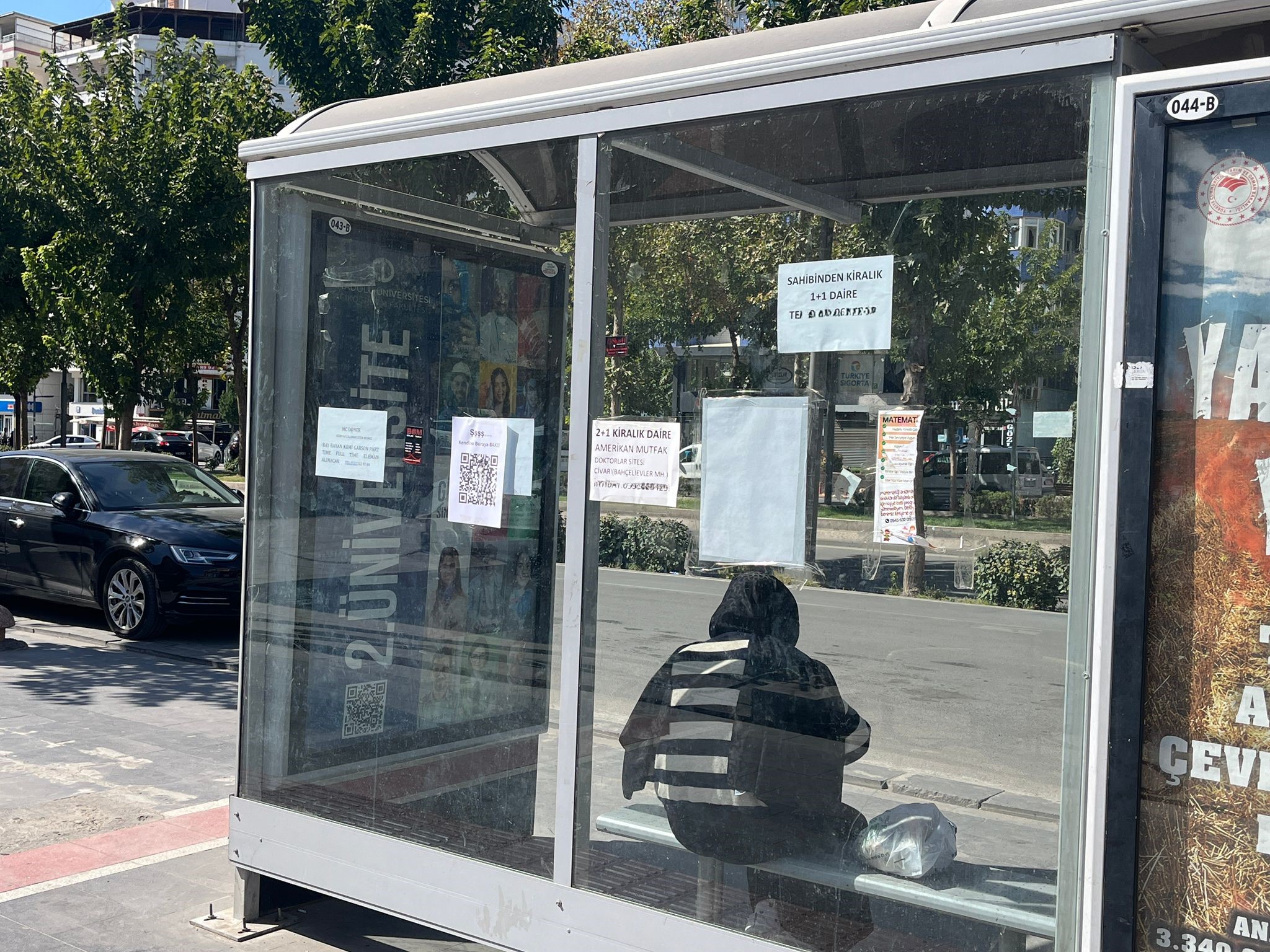 Bir Duraktan Çok Daha Fazlası Batman’ın İlan Durağı (2)