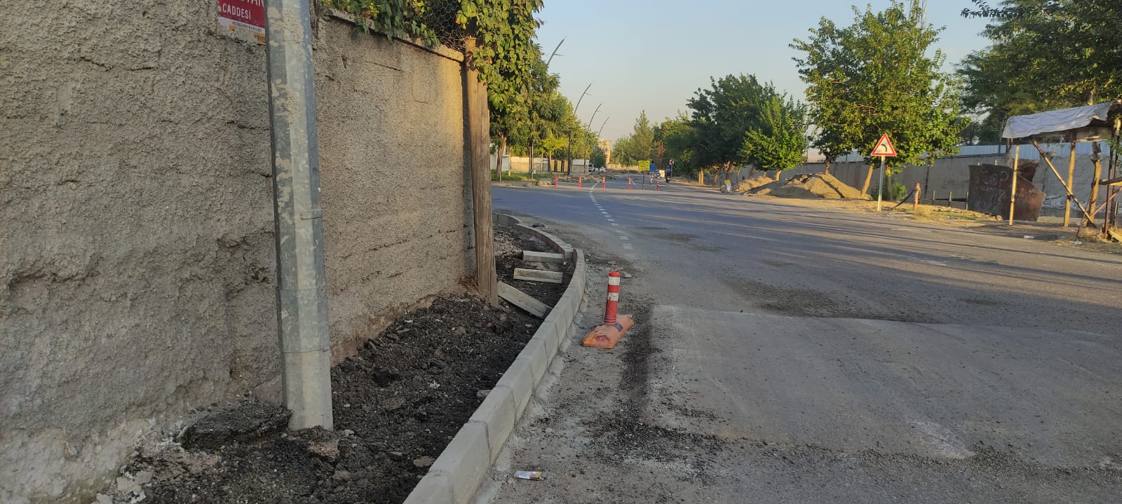 Bu Kaldırımlardan Yayalar Nasıl Geçsin (3)