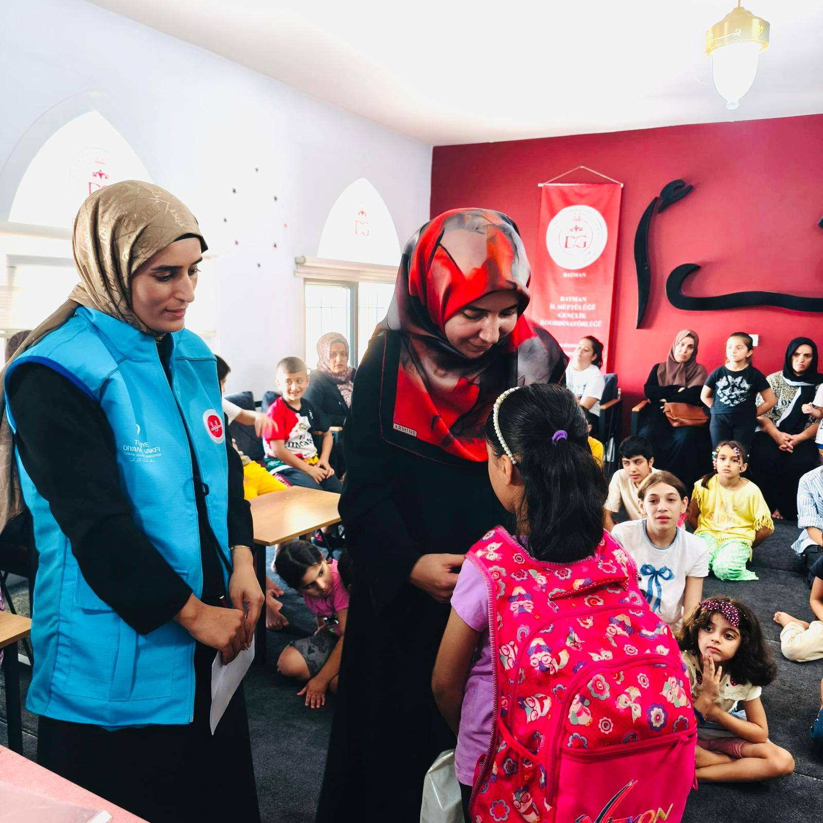 Genç Tdv’den İhtiyaç Sahibi Çocuklara Kırtasiye Desteği