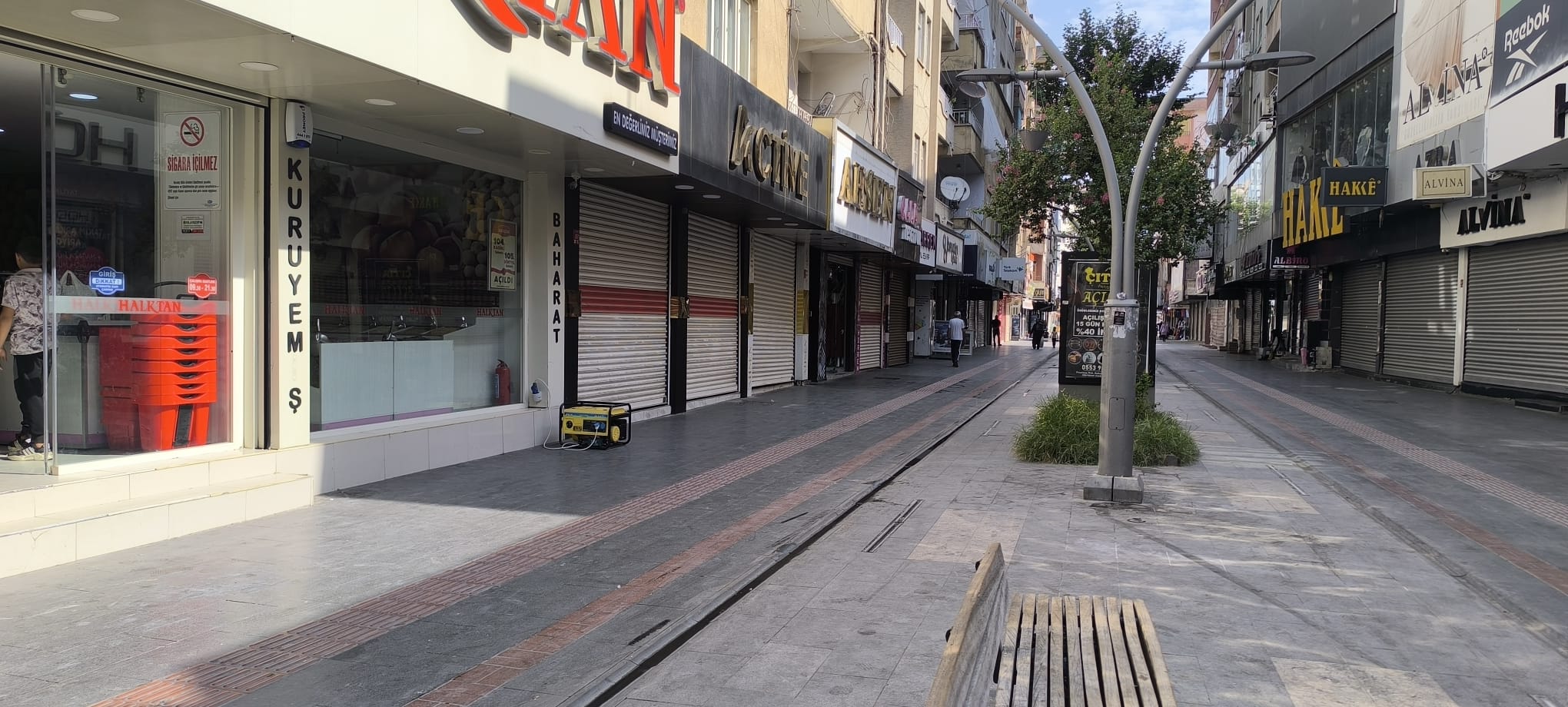 Gülistan Caddesi’nde Elektrik Çilesi! Esnaf Kepenk Açamadı (1)