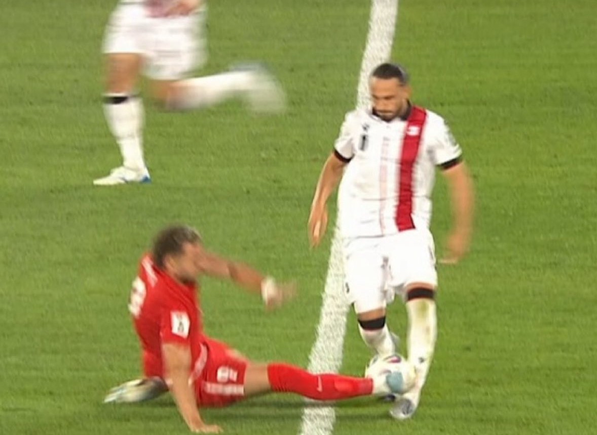 Gürcistan Maçında Kırmızı Kart Gören Barış Alper’e Sosyal Medyadan Tepki Yağdı-1