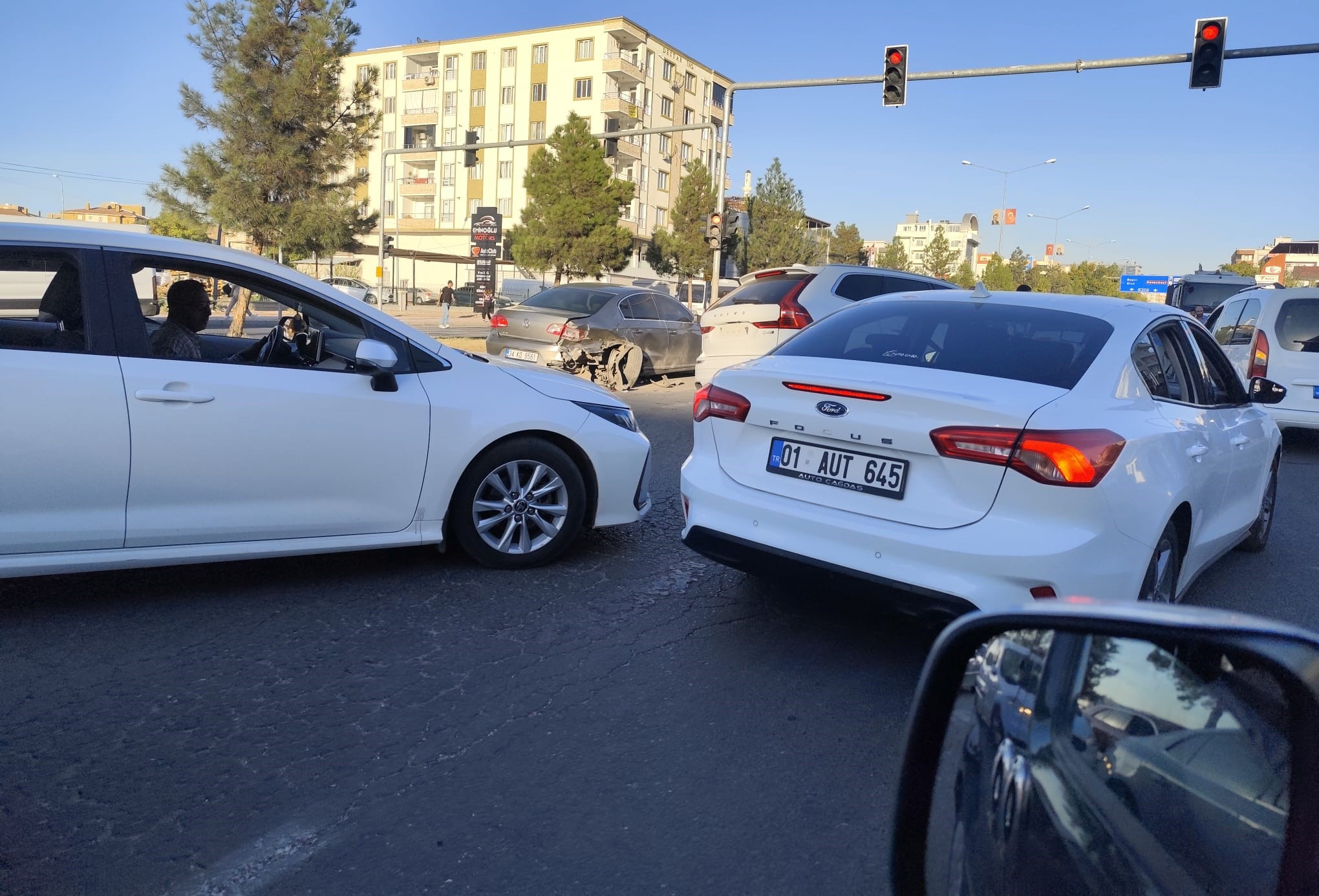 Otogar Kavşağında Kaza Lüks Araçlar Hurdaya Döndü! (2)