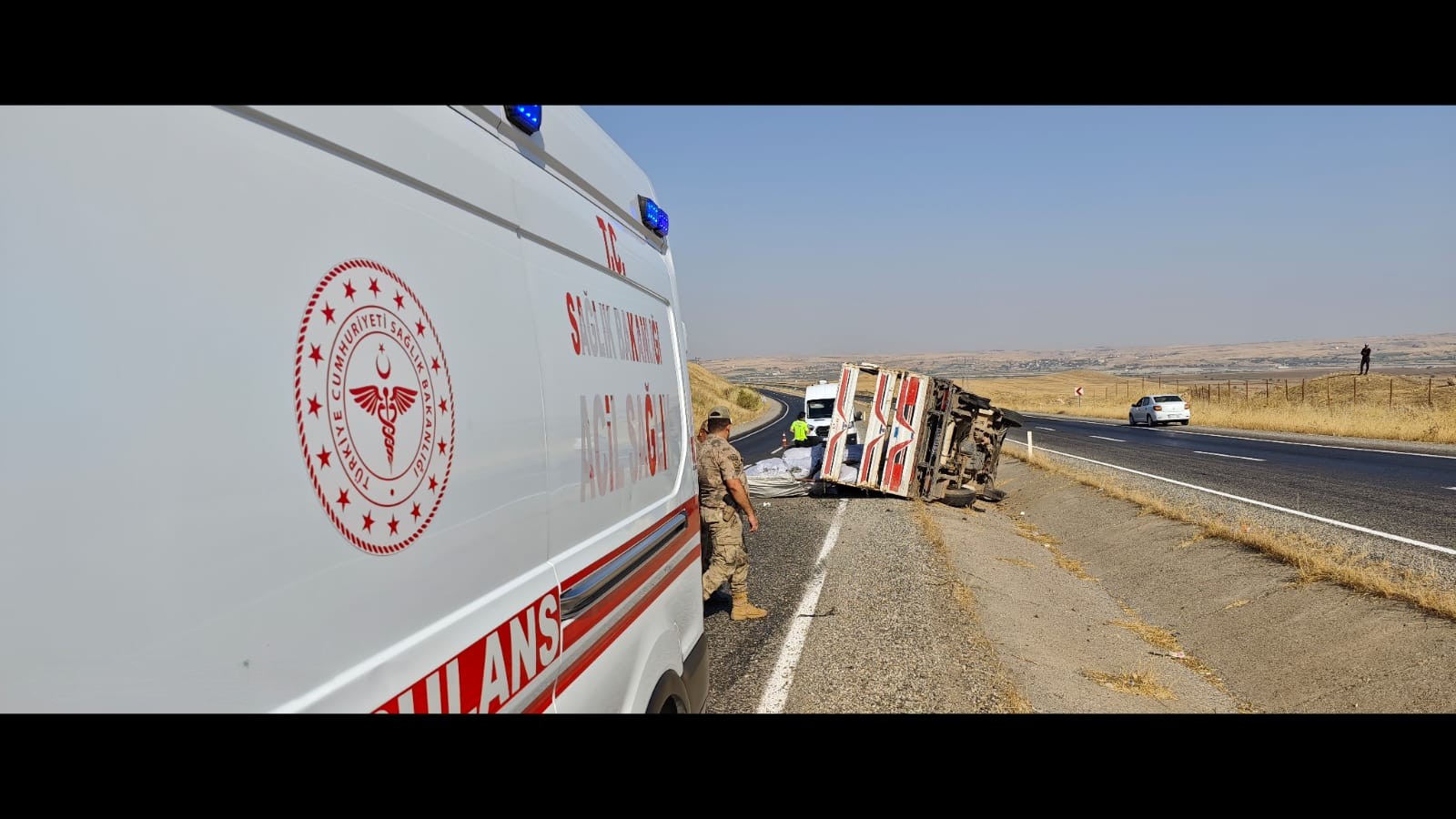 Malabadi Yolunda Kaza Patlıcan Yüklü Pikap Devrildi1