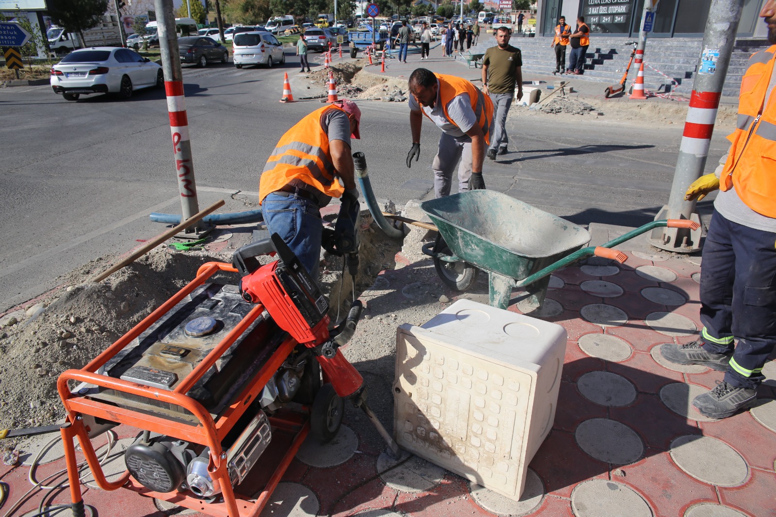 Tpao Ve Demokrasi Bulvarı Kesişiminde 2 Olan Şerit 3’E Çıkarılıyor (2)