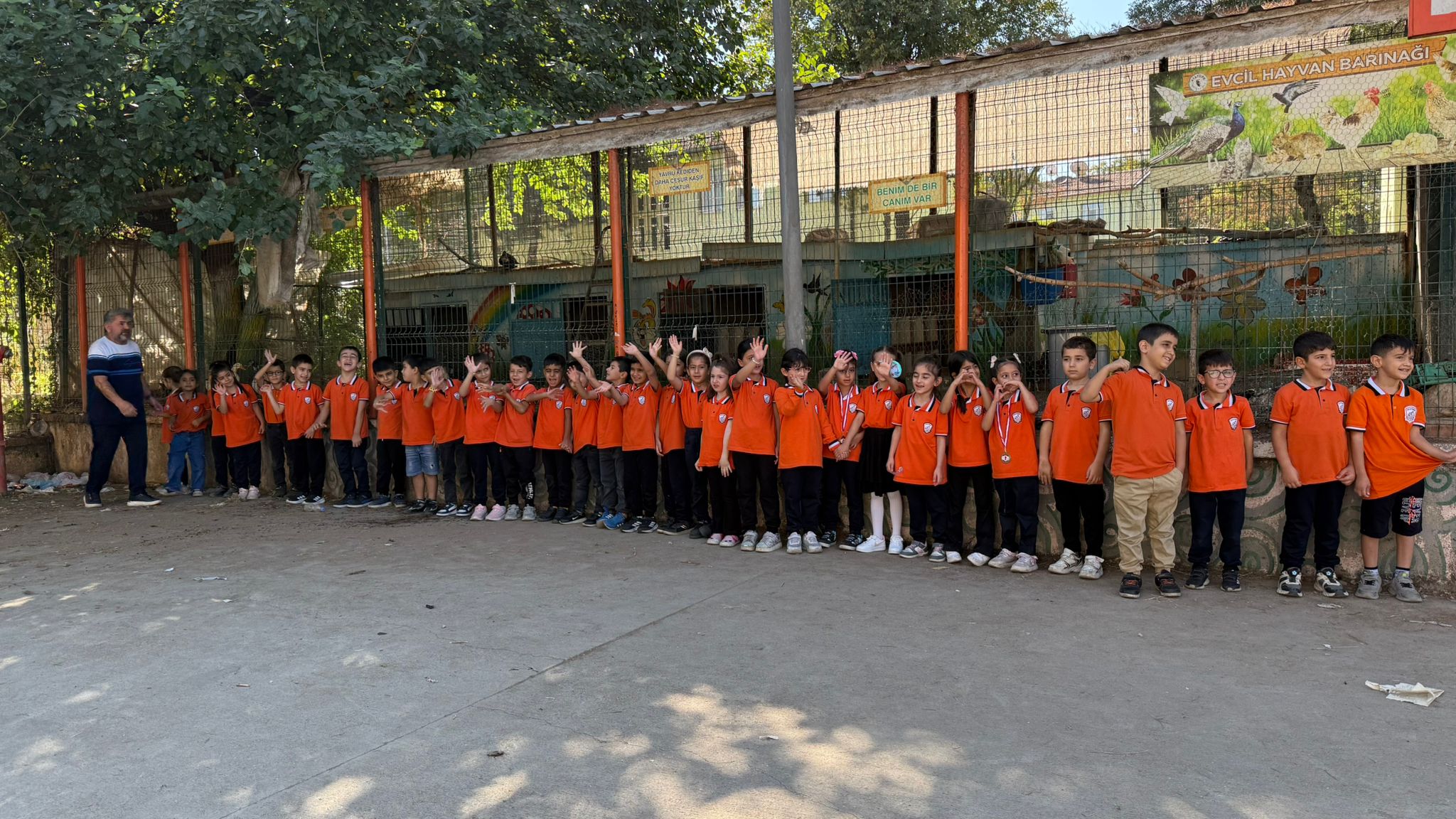 Atatürk İlkokulu Miniklerinden Hayvanları Koruma Gününe Anlamlı Destek (2)