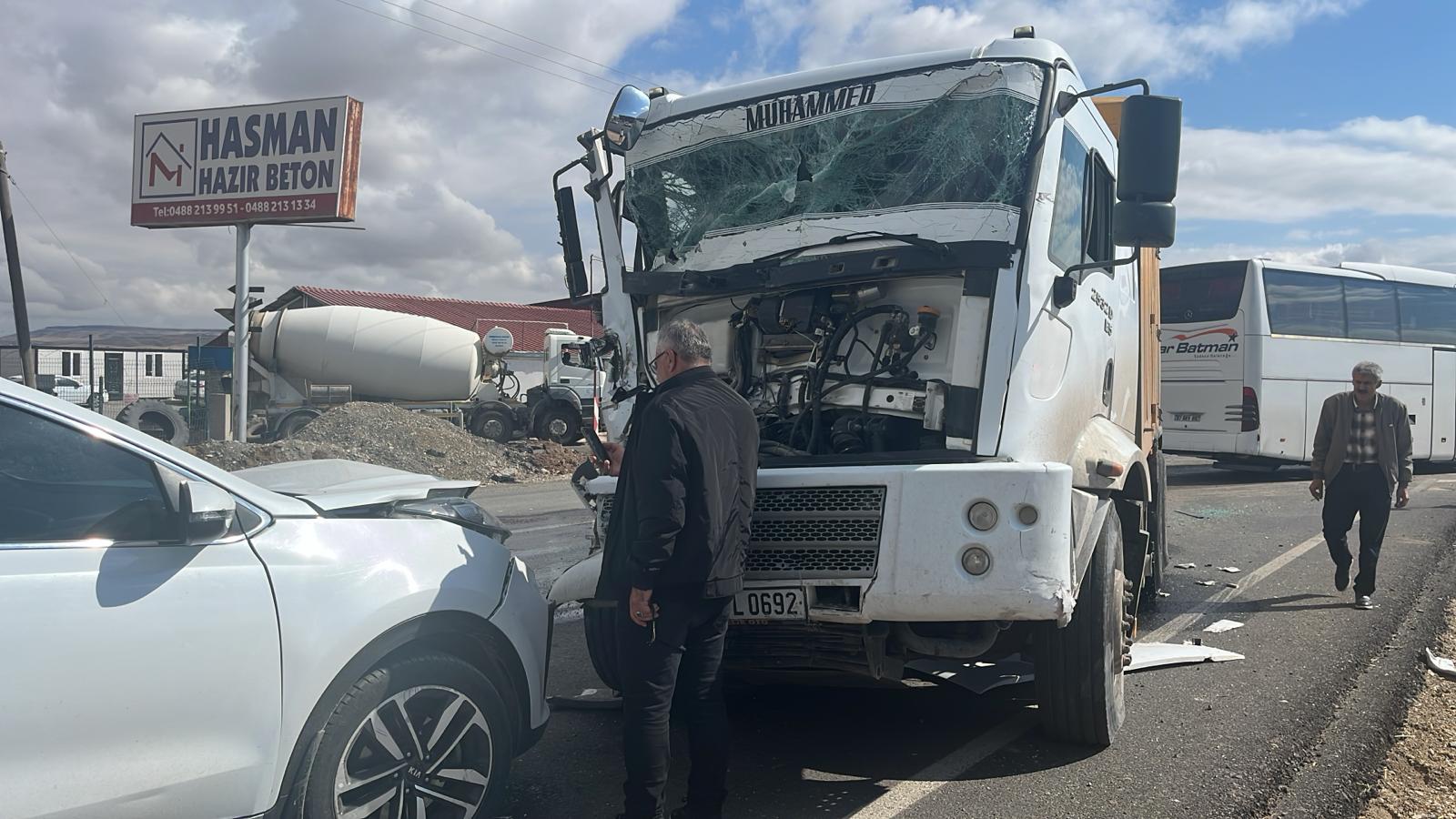 Batman Diyarbakır Yolunda Zincirleme Kaza (4)