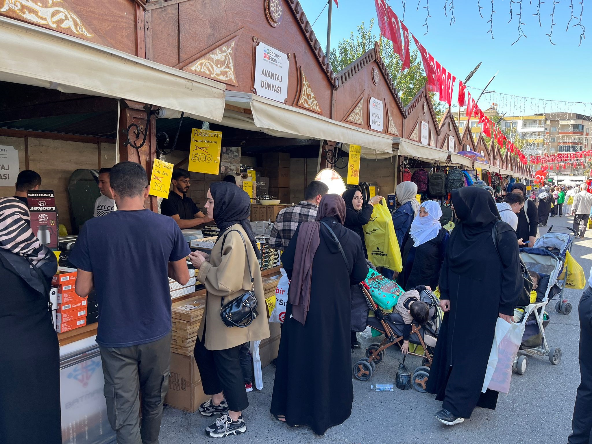 Batman Tekstil Fuarı’nda Esnaftan Başkan Çiftçi’ye Tam Destek! 88