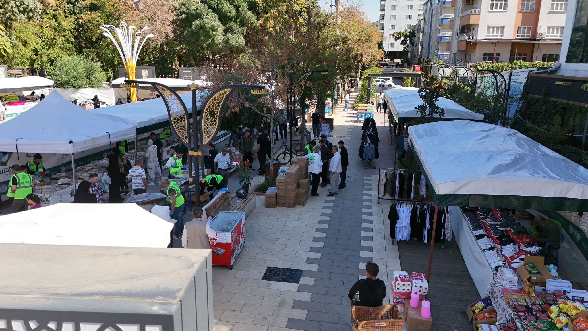 Batman Umut Kervanı’nın Geleneksel Hayır Kermesi Başladı (1)