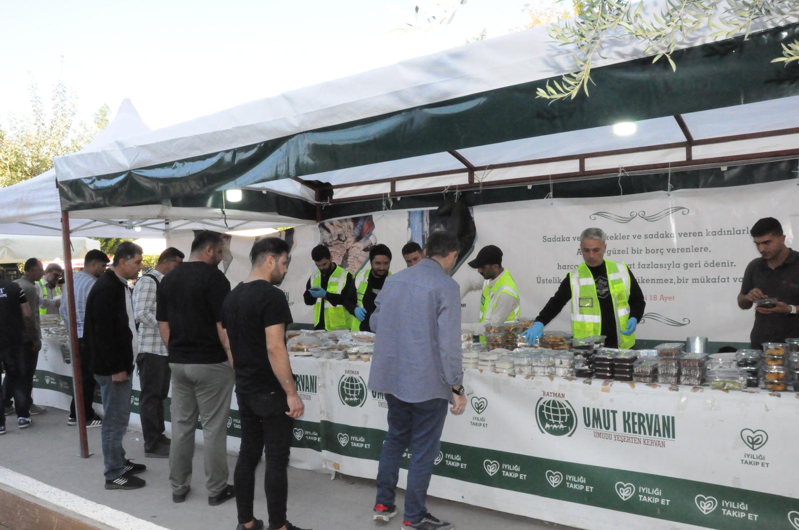 Batman Umut Kervanı’nın Geleneksel Hayır Kermesi Başladı (3)