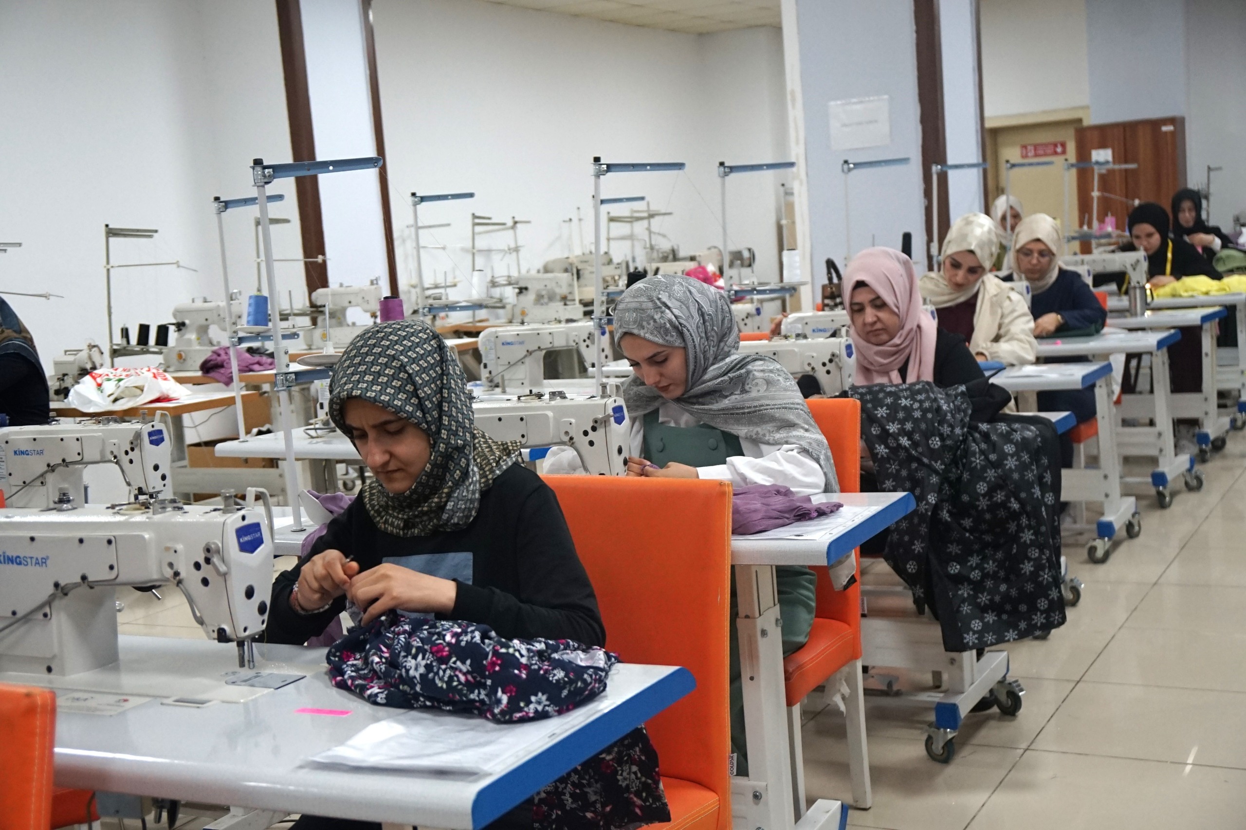 Batman Üniversitesi Atölyesi Toplumsal Yaraları Da Sarıyor (3)