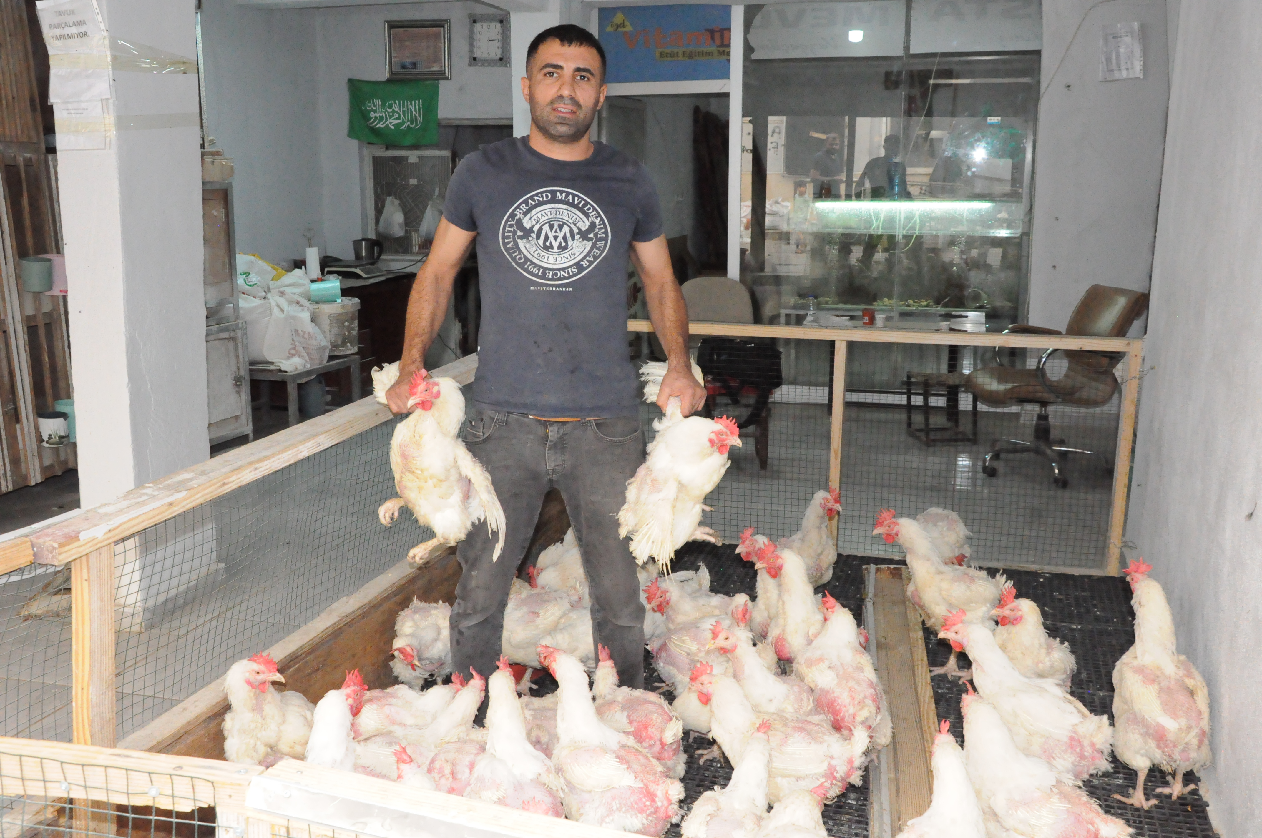 Bir Tavuk İçin 1 Saat Pazarlık! (6)