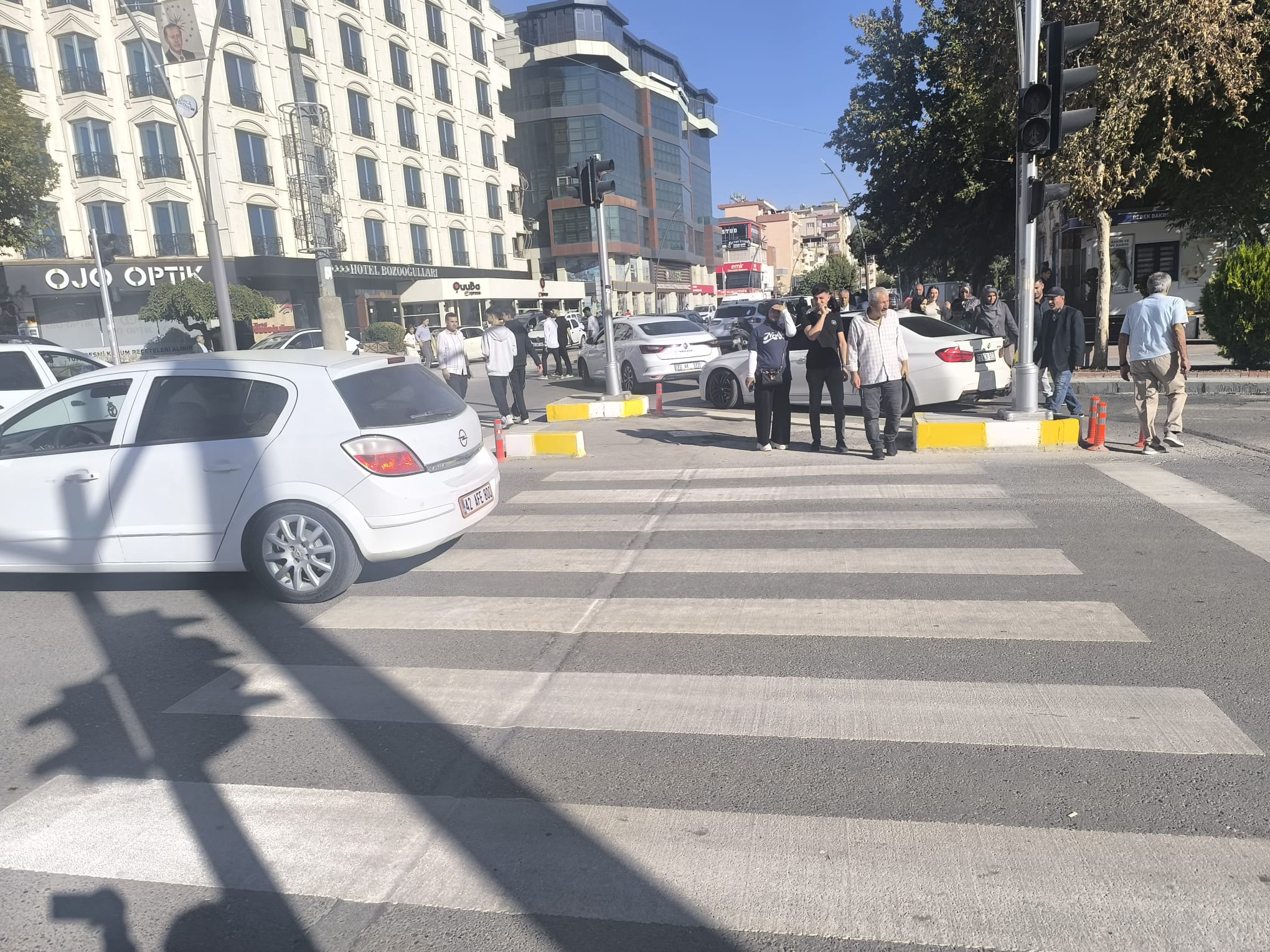 Cadde Ortasında Biten Yaya Yolu Tepki Çekiyor (1)