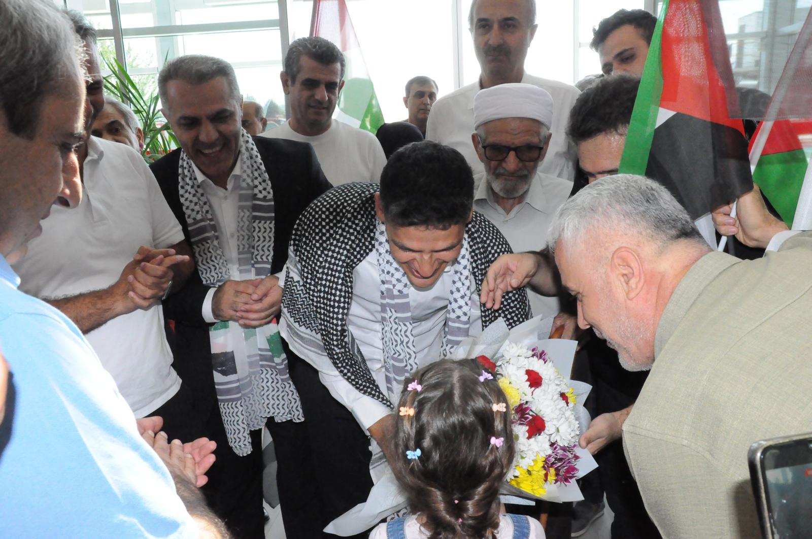 E9782738 7115 4054 9878 58Bb564128E7