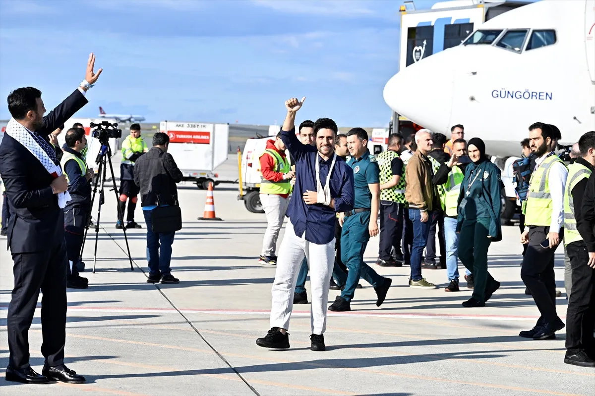 İsrail’in Rehin Tuttuğu Sumud Filosu Aktivistleri Türkiye’ye Ulaştı 2