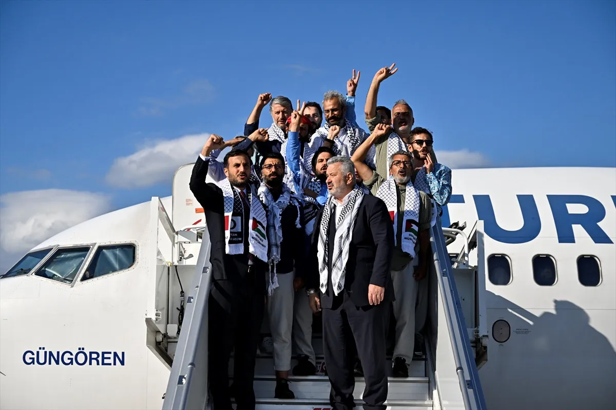 İsrail’in Rehin Tuttuğu Sumud Filosu Aktivistleri Türkiye’ye Ulaştı 4