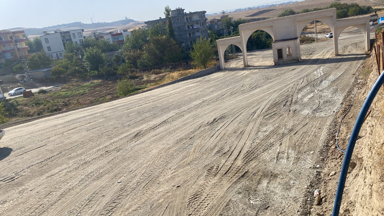 Kent Mezarlığı’na Yeni Bağlantı Yolu Çalışmaları Hızla İlerliyor 3