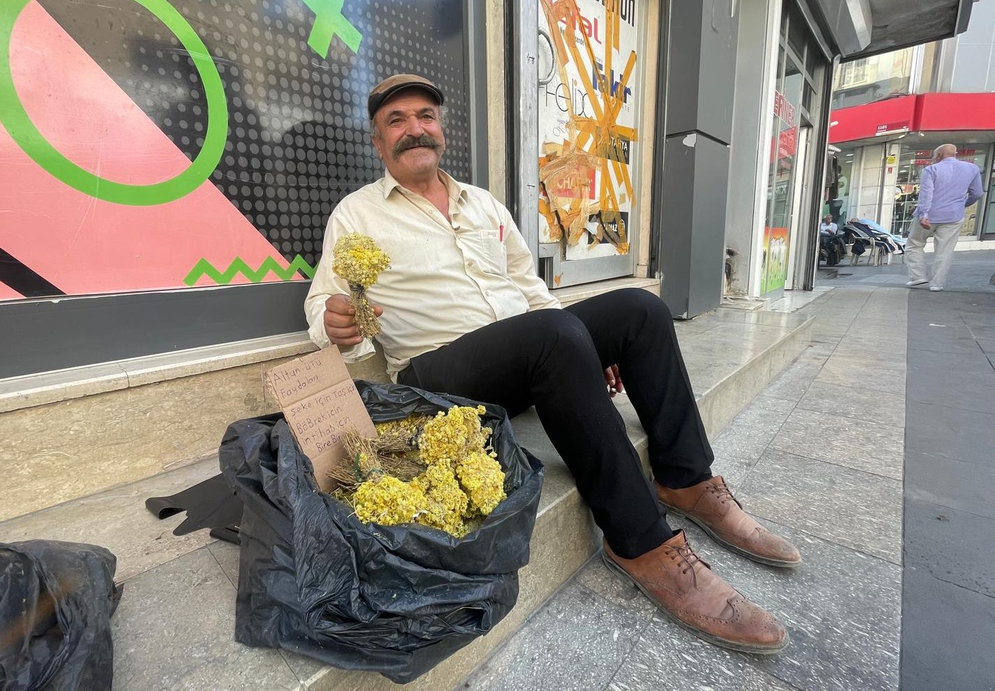 Mereto’dan Gelen Şifa Kaynağı Altın Otu (1)-1