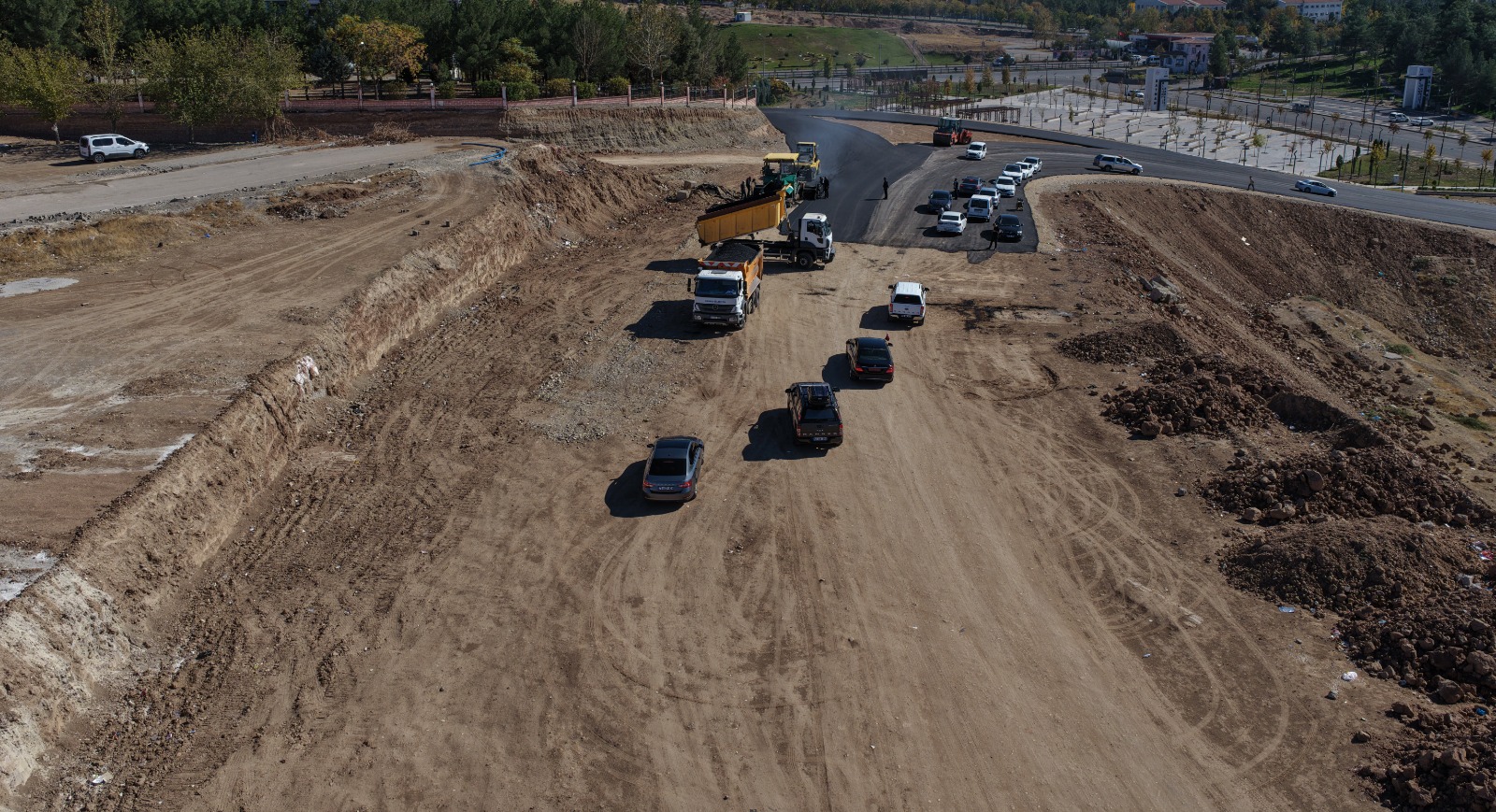 Vali Canalp, Batman'daki Yeni Bağlantı Yolu Çalışmalarını İnceledi (1)