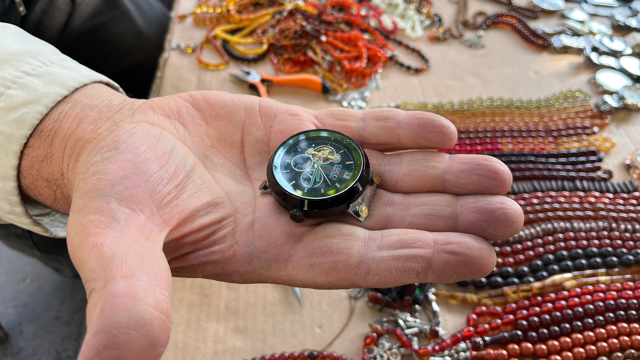 100 Bin Liralık Saati 8 Bin Liraya Satıyor (1)