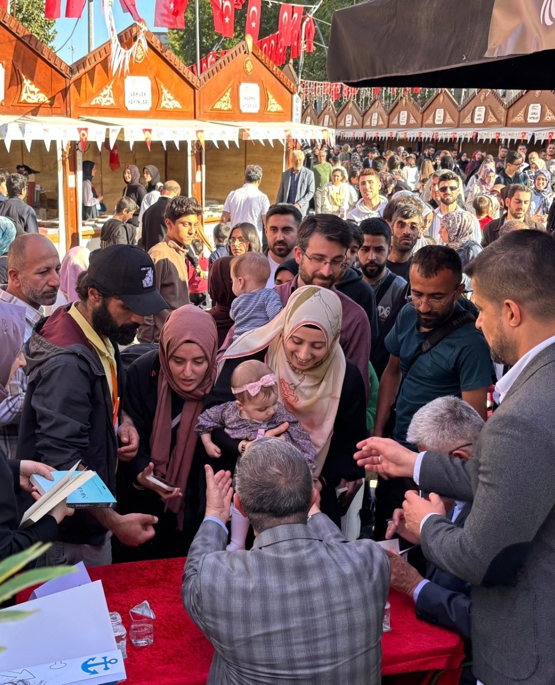 Batman 8. Kitap Fuarı Rekor Kırdı! Yarım Milyondan Fazla Ziyaretçi 72