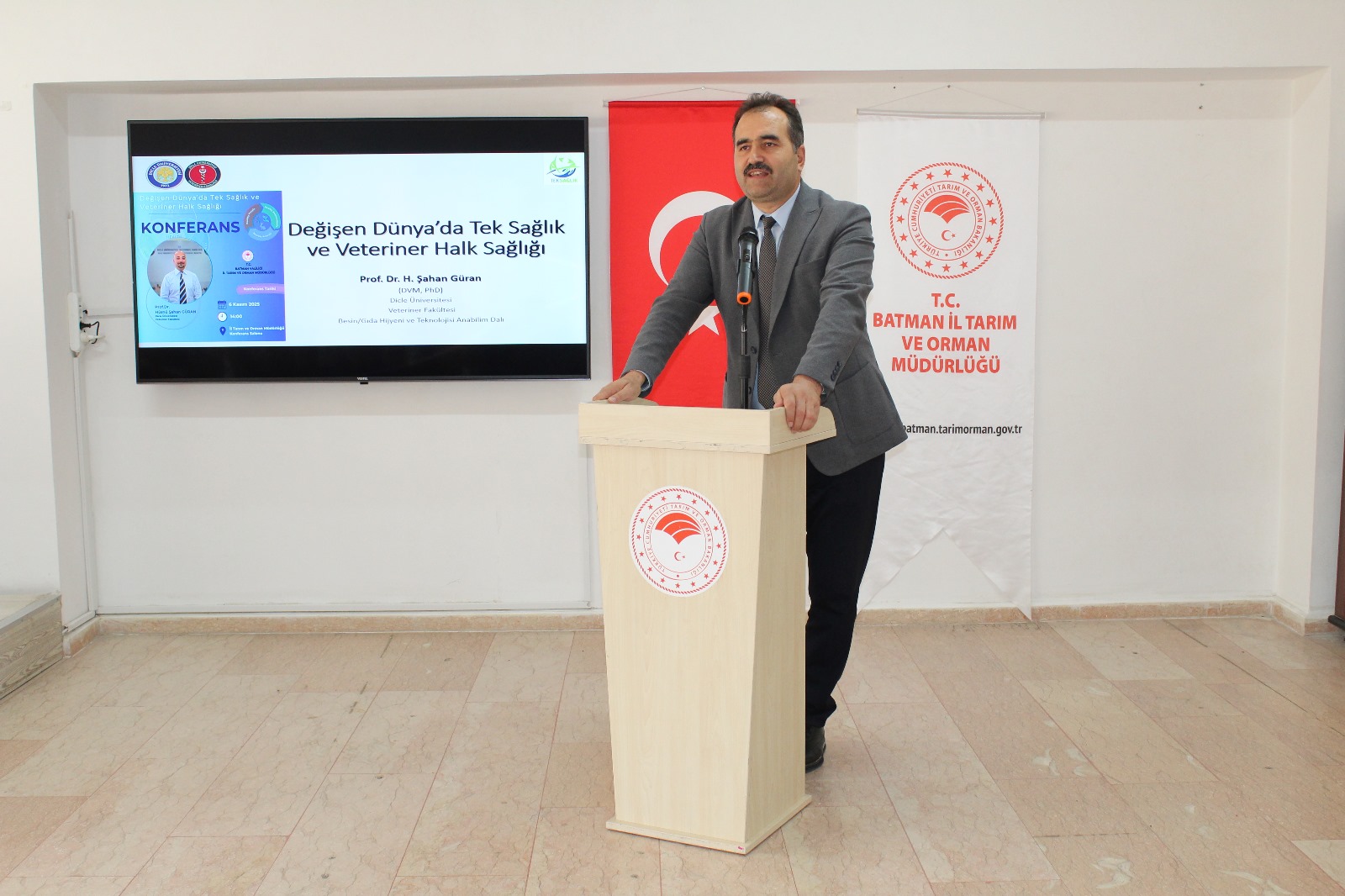 Batman İl Tarım Ve Orman Müdürlüğü Tarafından Düzenlenen “Tek Sağlık” Konulu Konferans, Dicle Üniversitesi Veteriner Fakültesi Besin Gıda (1)