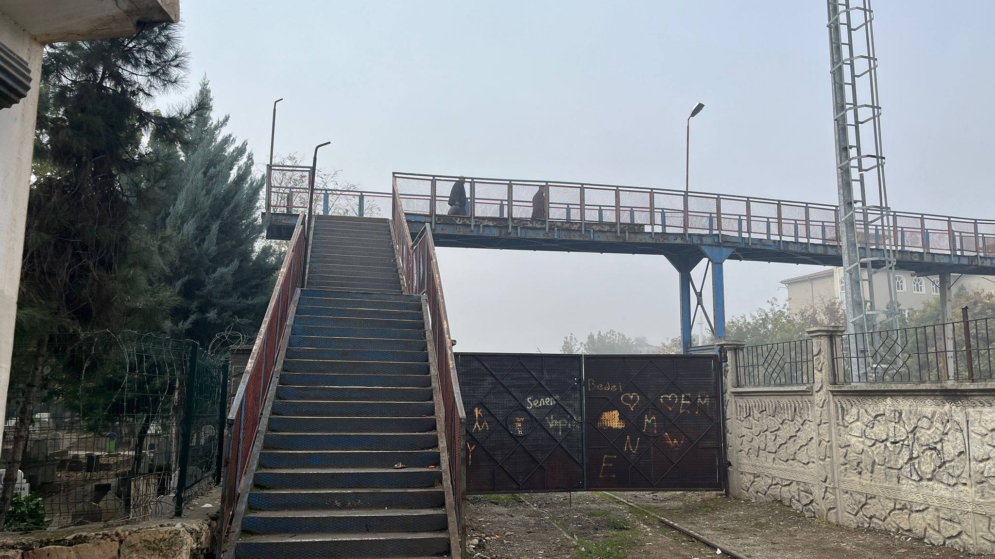 Dikkat Her An Çökebilir (7)