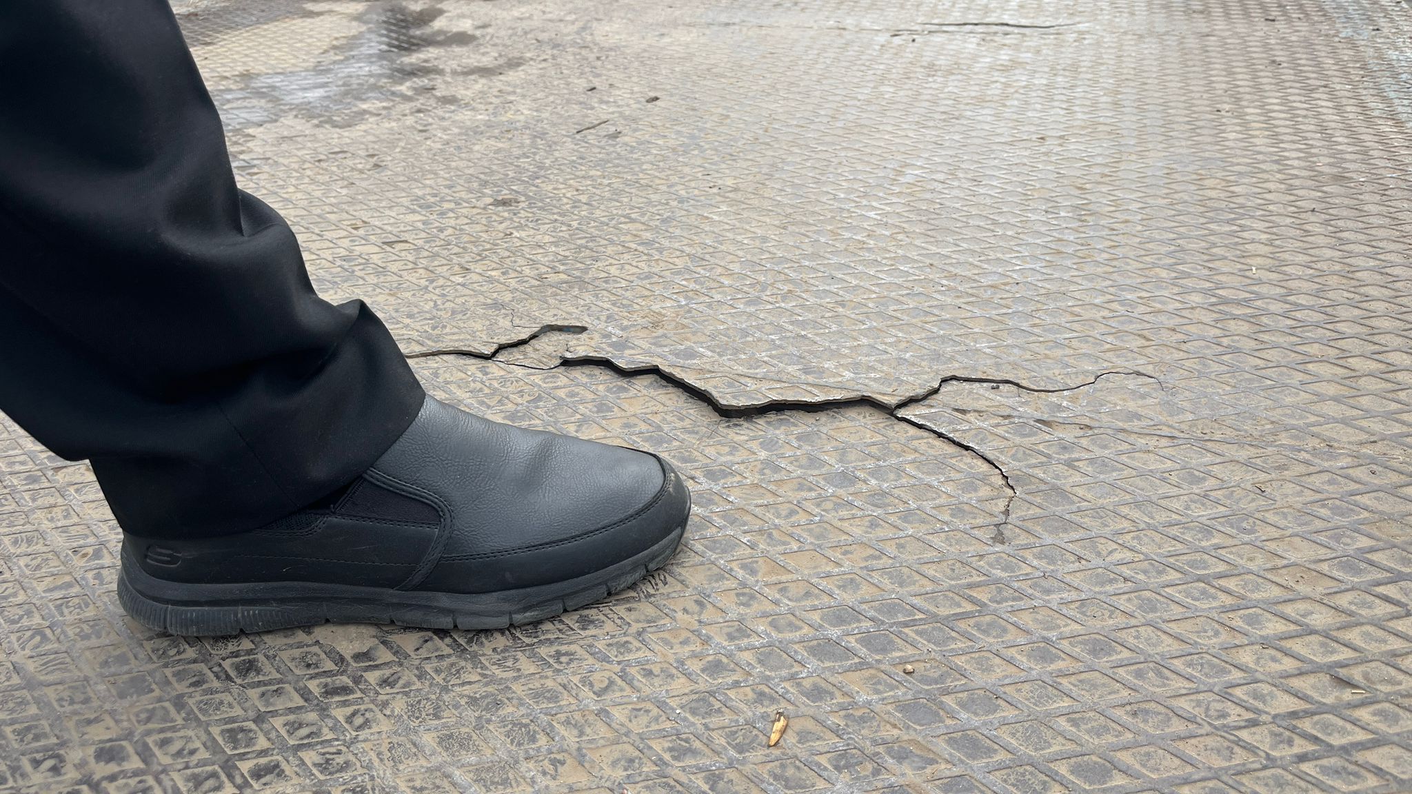 Dikkat Her An Çökebilir (9)