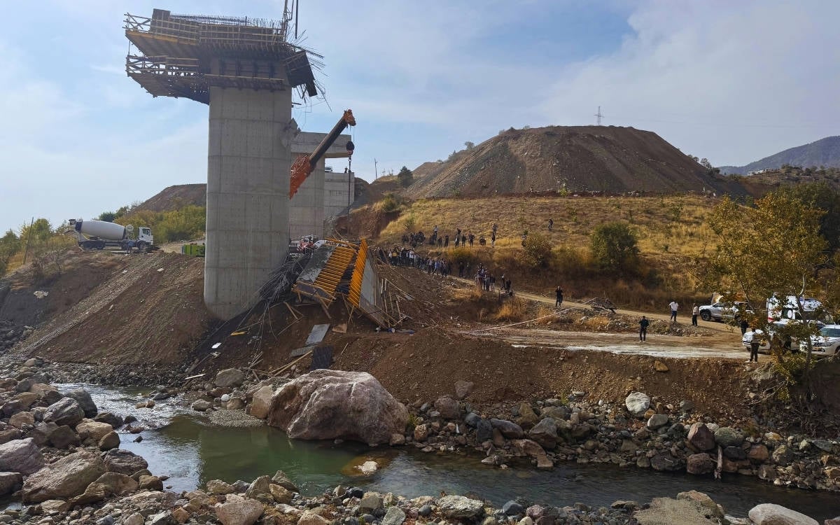 Diyarbakır’da Viyadük İnşaatı Çöktü! 3 İşçi Hayatını Kaybetti, 2’Si Ağır Yaralı