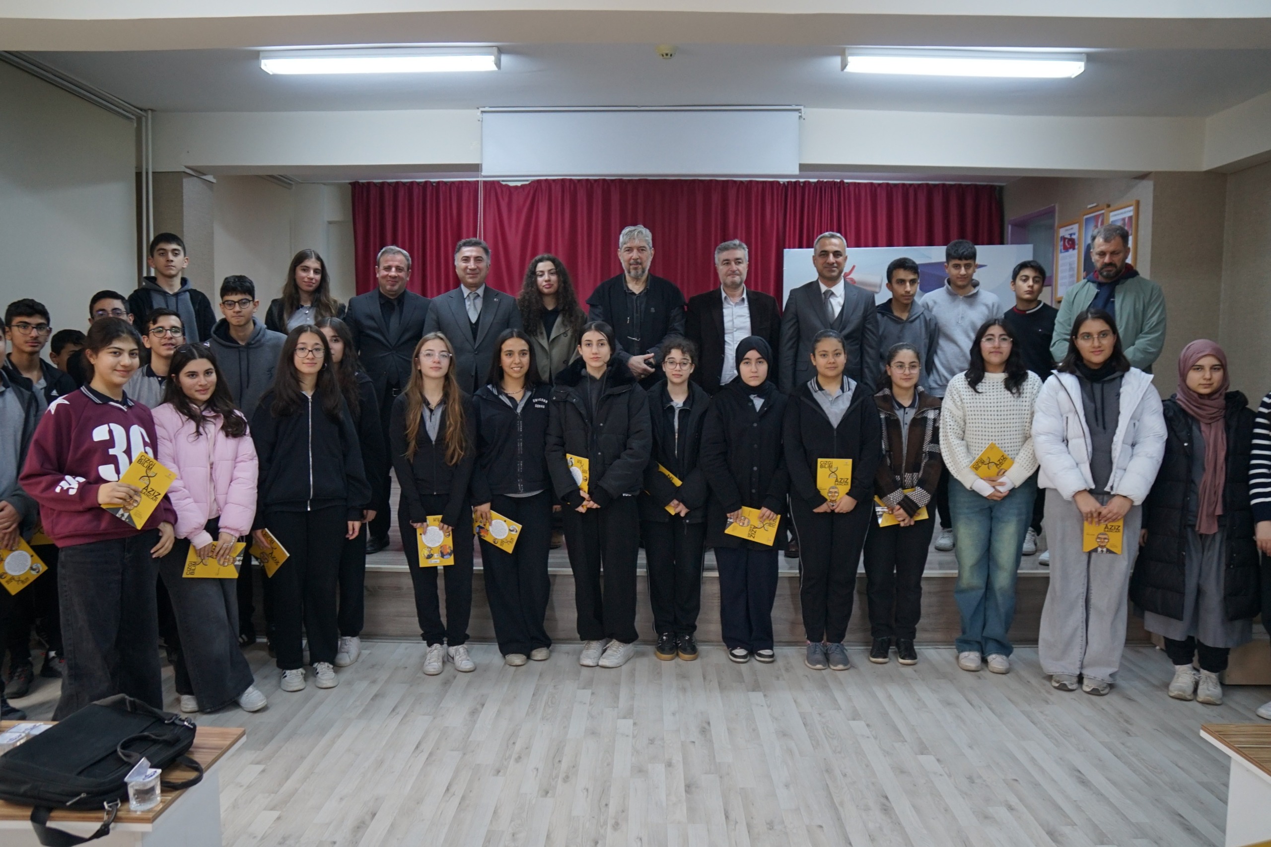 Rektör Prof. Dr. İdris Demir Ve Mevlevi Postnişini Nezih Çetin, Mevlana Anadolu Lisesi Öğrencileriyle Buluştu (2)