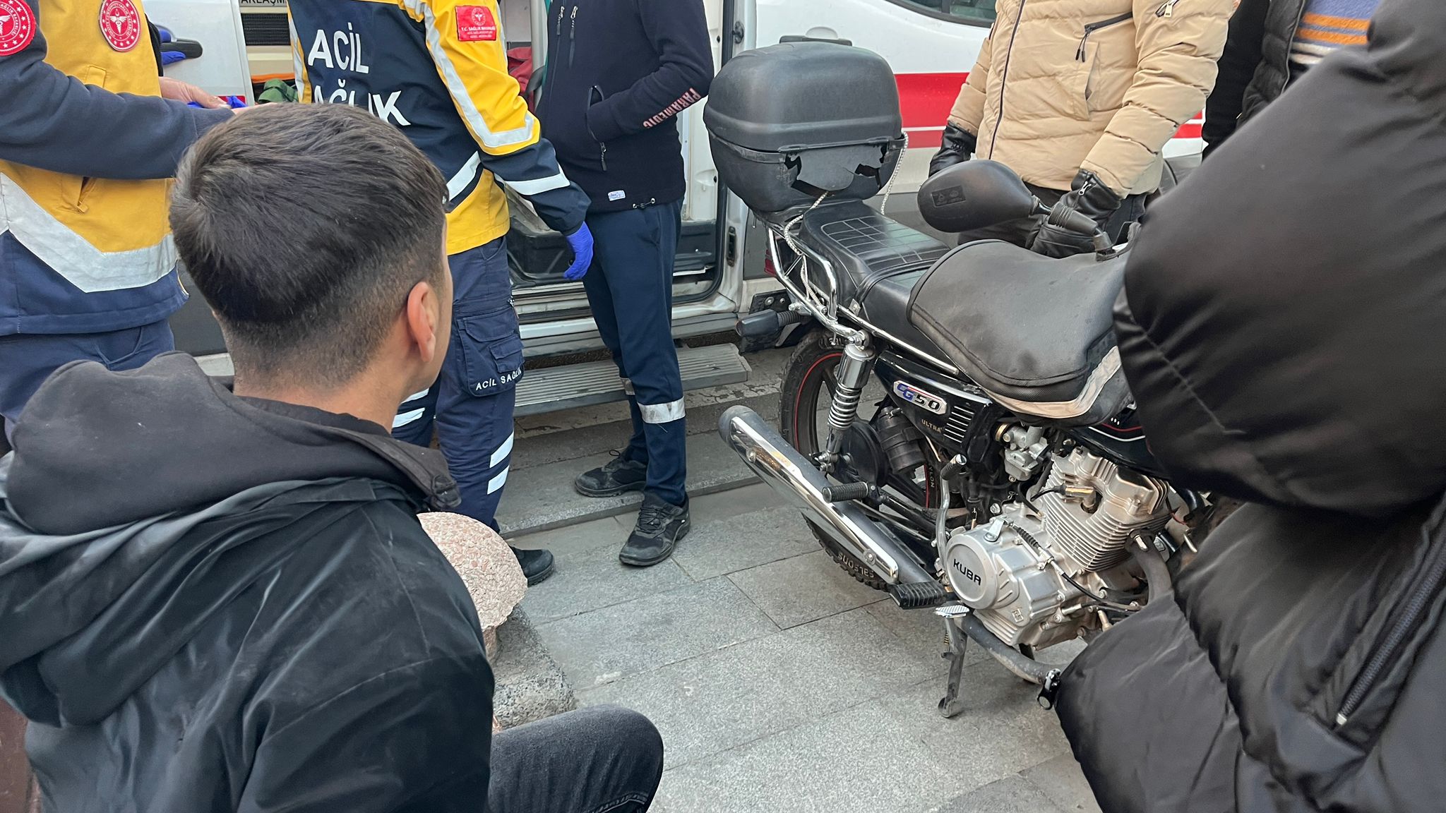 Turgut Özal Bulvarı’nda Kurye Kazası Hafif Yaralanma Ve Maddi Hasar (2)