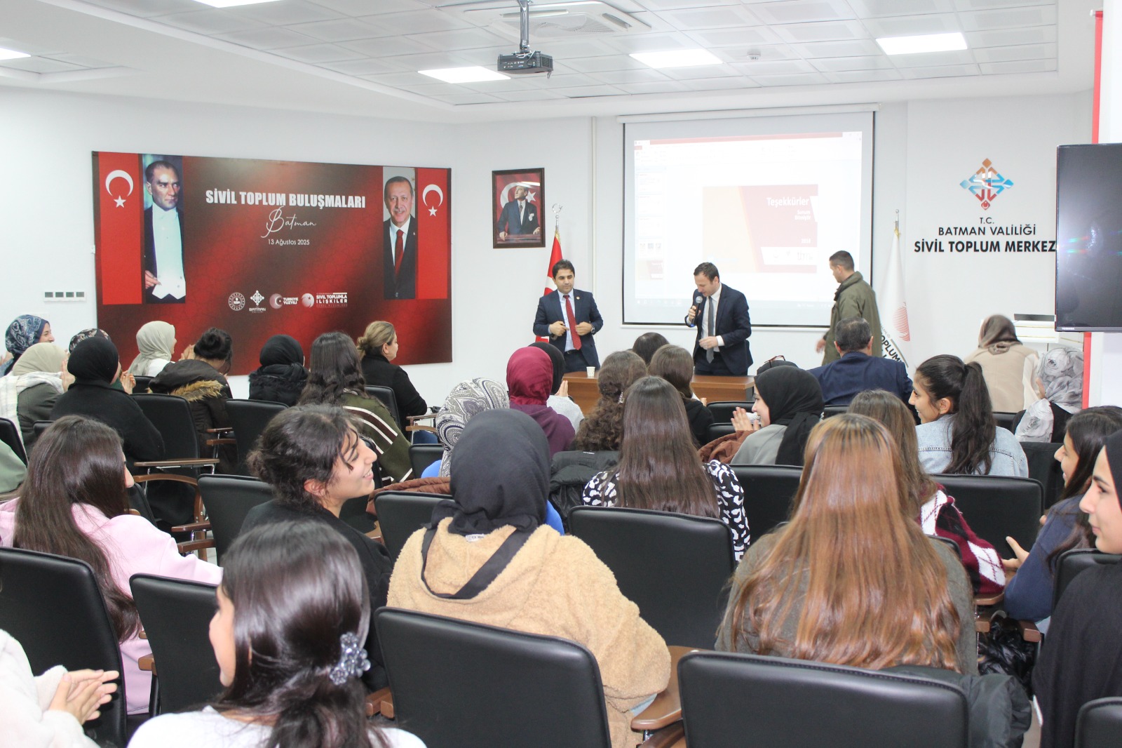 Batman Sivil Toplum Merkezi Şehrin Kalbi Burada Atıyor (3)