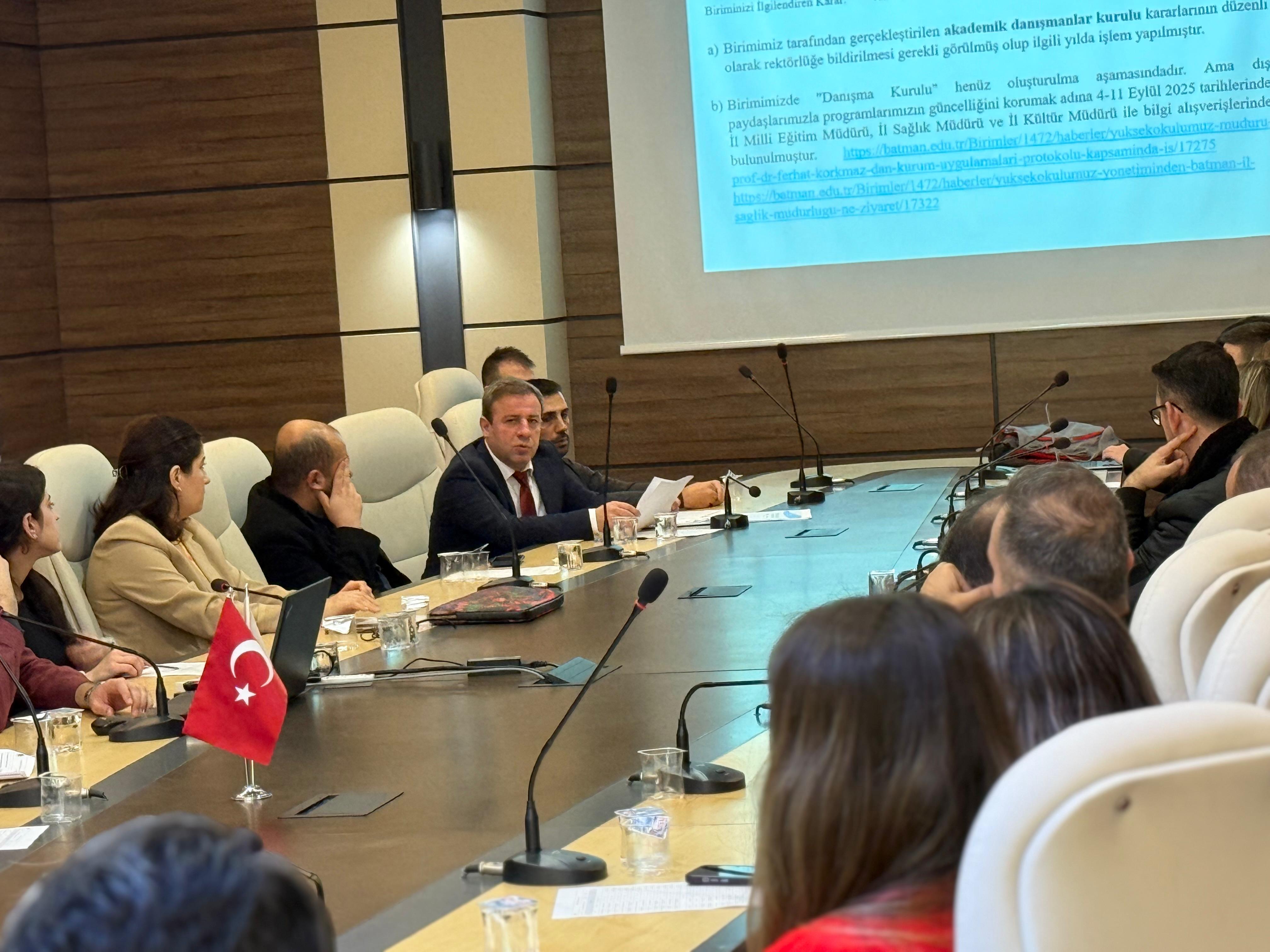 Batman Üniversitesi'nde 'Yönetimin Gözden Geçirilmesi' Toplantısı Tamamlandı (3)