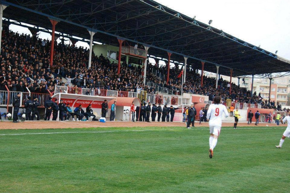 Batman’ın Futbol Hafızası, Çocukluk Ve Gençlik Anılarının Mekanı 16 Mayıs Şehir Stadı (10)