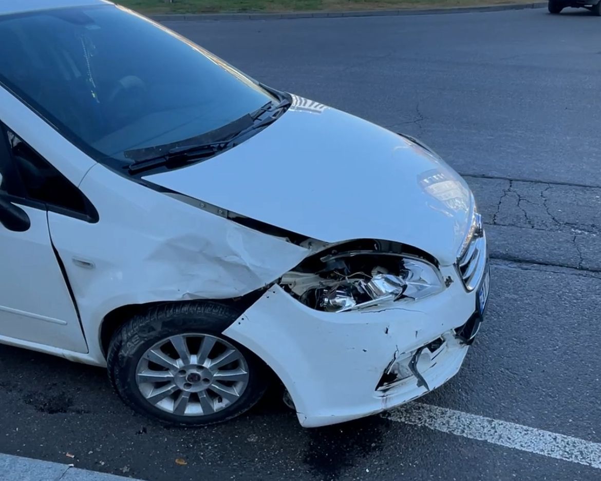 Turgut Özal Bulvarı’nda Maddi Hasarlı Trafik Kazası (2)