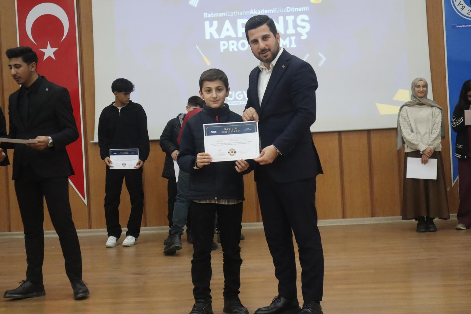 Batman’da Teknoloji Rüzgarı İcathane Akademi Güz Dönemi Sertifikalarla Taçlandı (2)
