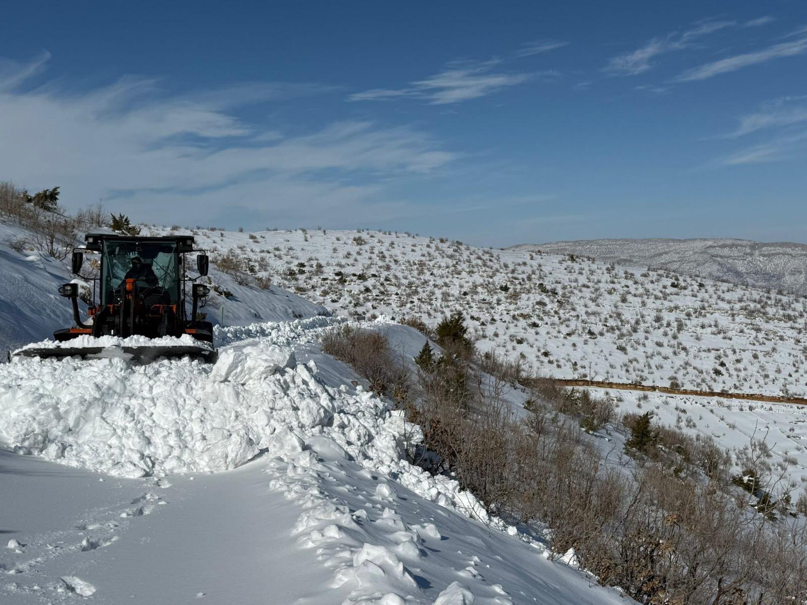 Gercüş’te Kapanan Köy Yolları Ulaşıma Açılıyor (2)