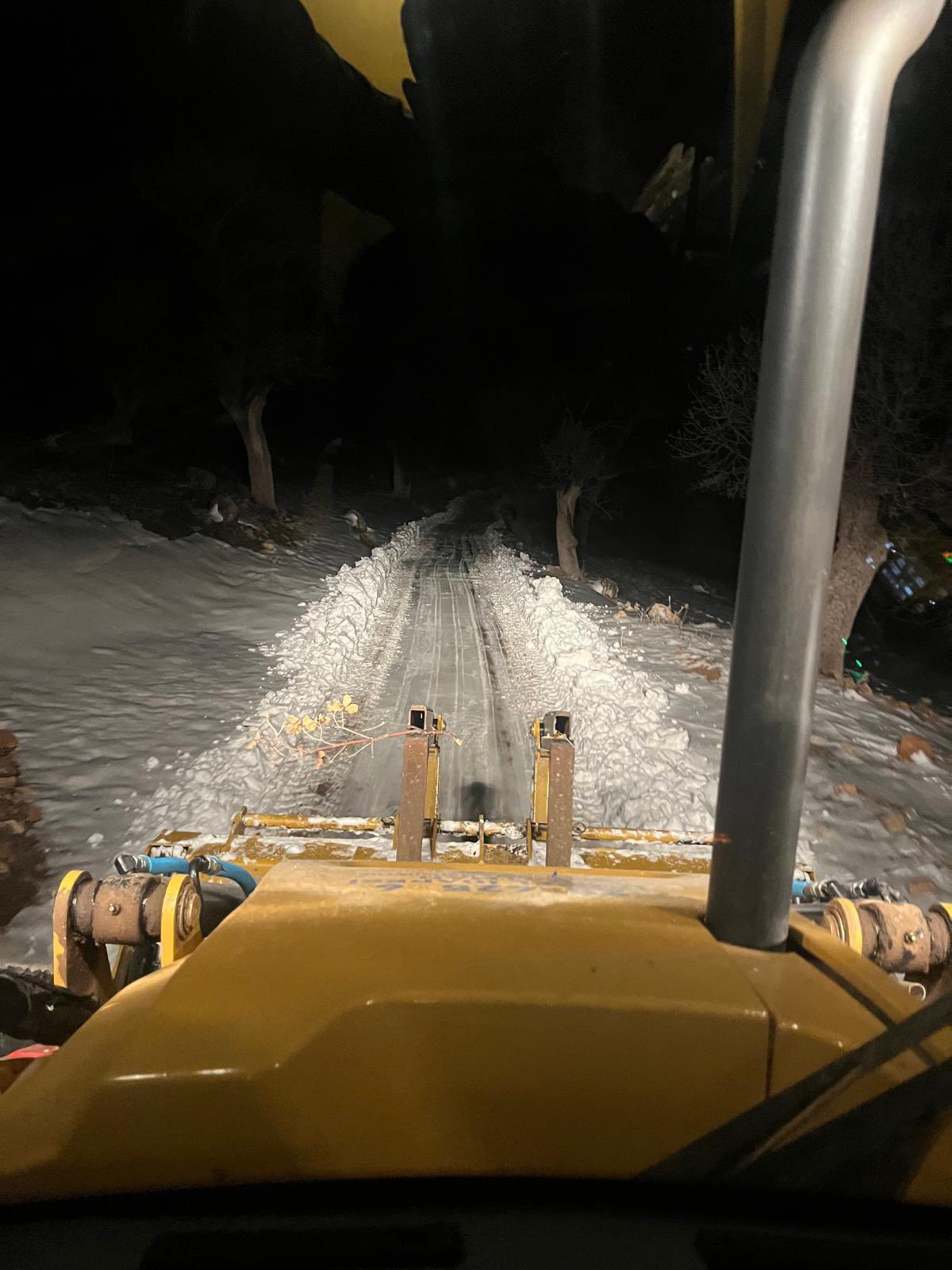 Gercüş’te Kapanan Köy Yolları Ulaşıma Açılıyor (4)