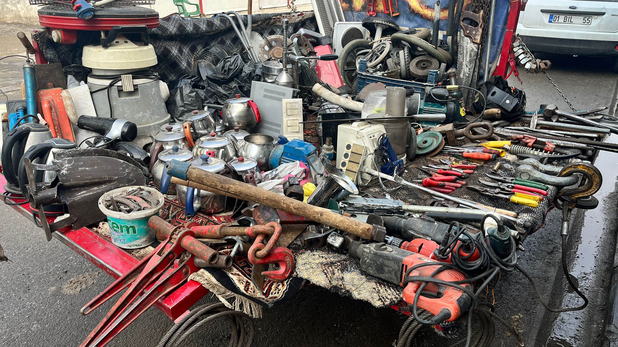 Mehtap Caddesinde Garip Bir Tezgâh