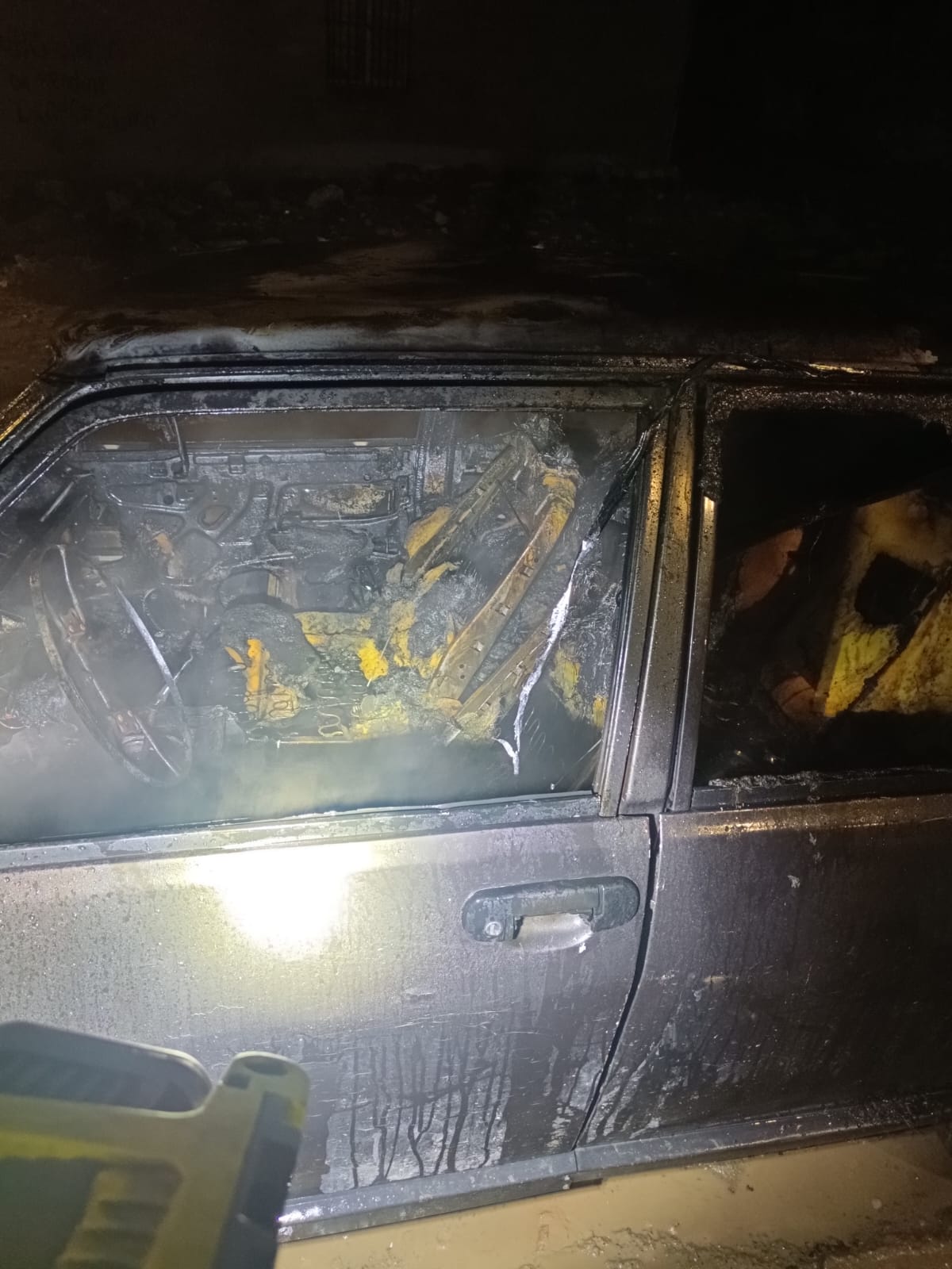 Kısmet Mahallesi’nde Park Halindeki Araçta Yangın (2)