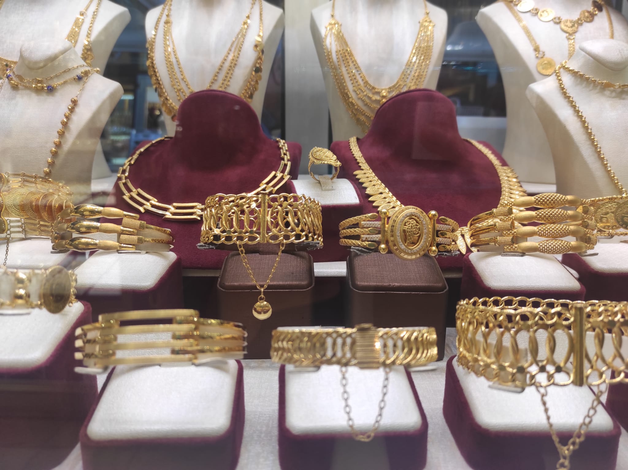 Kuyumcu Selim Toğ’dan Altın Piyasası Yorumu “Aşırı Düşüş Beklentisi Gerçekçi Değil” (1)