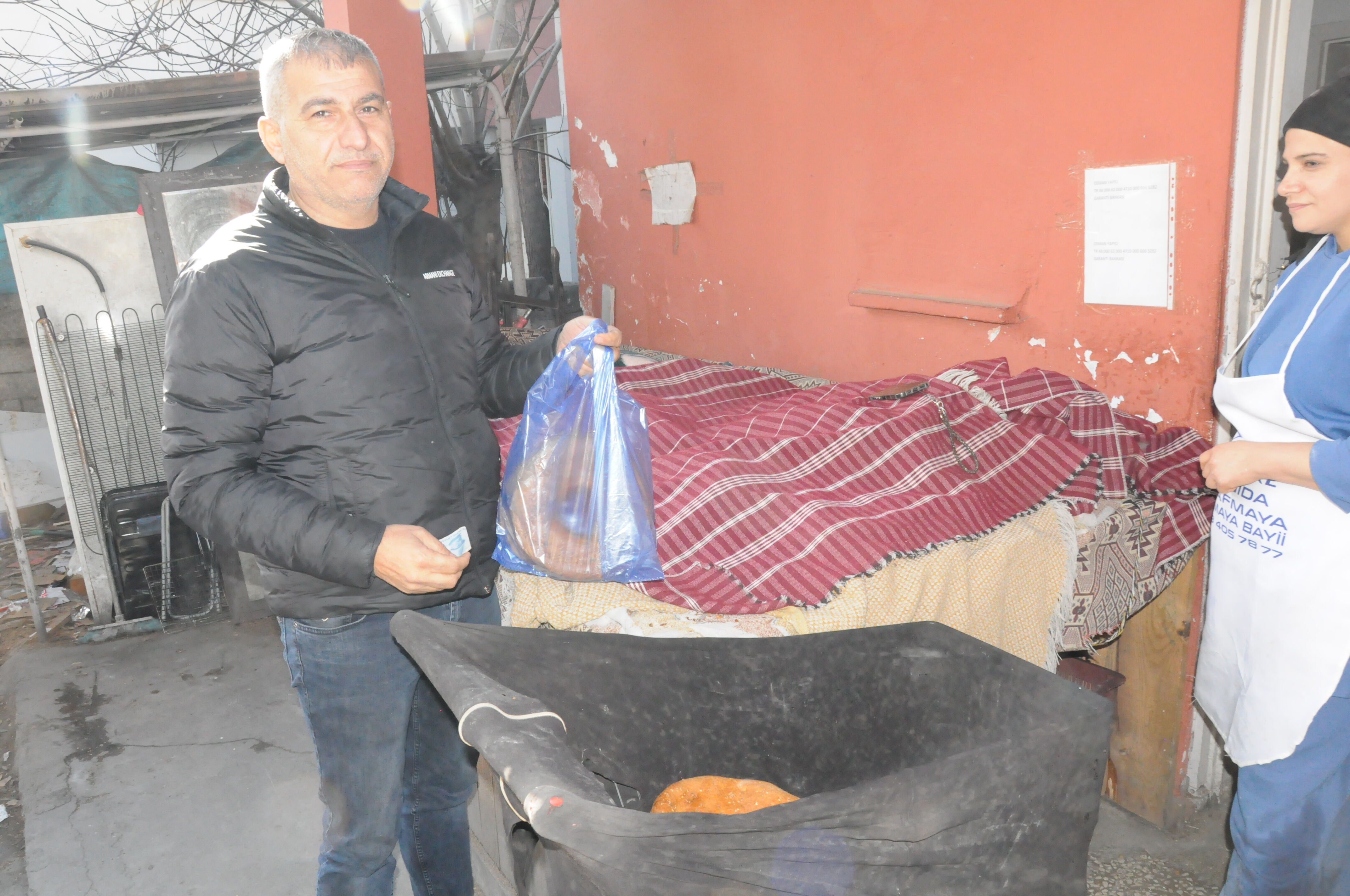 Tandır Ateşinin Önünde Oruç Mesaisi (9)