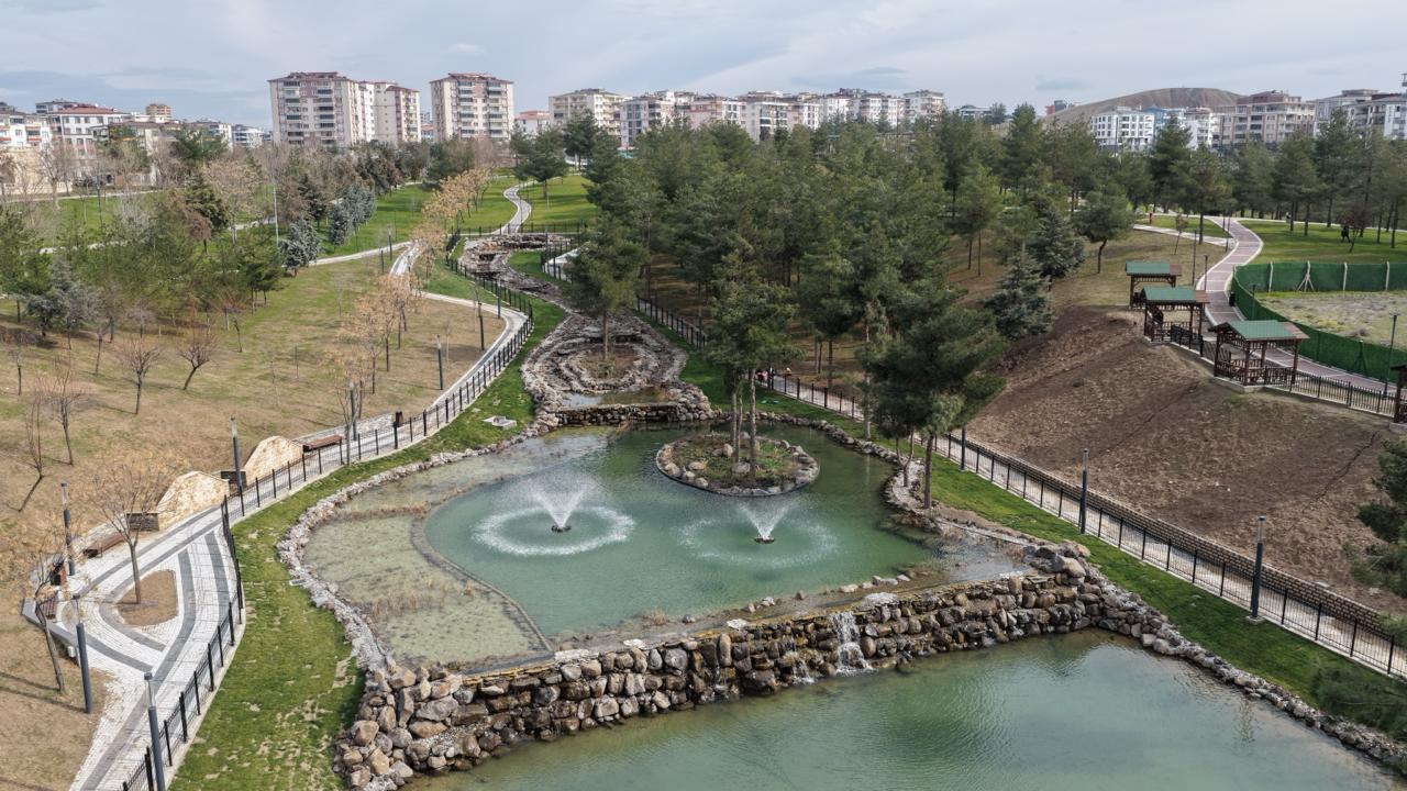 Yaşar Kemal Kent Ormanı’nda Bakım ve Peyzaj Çalışmaları