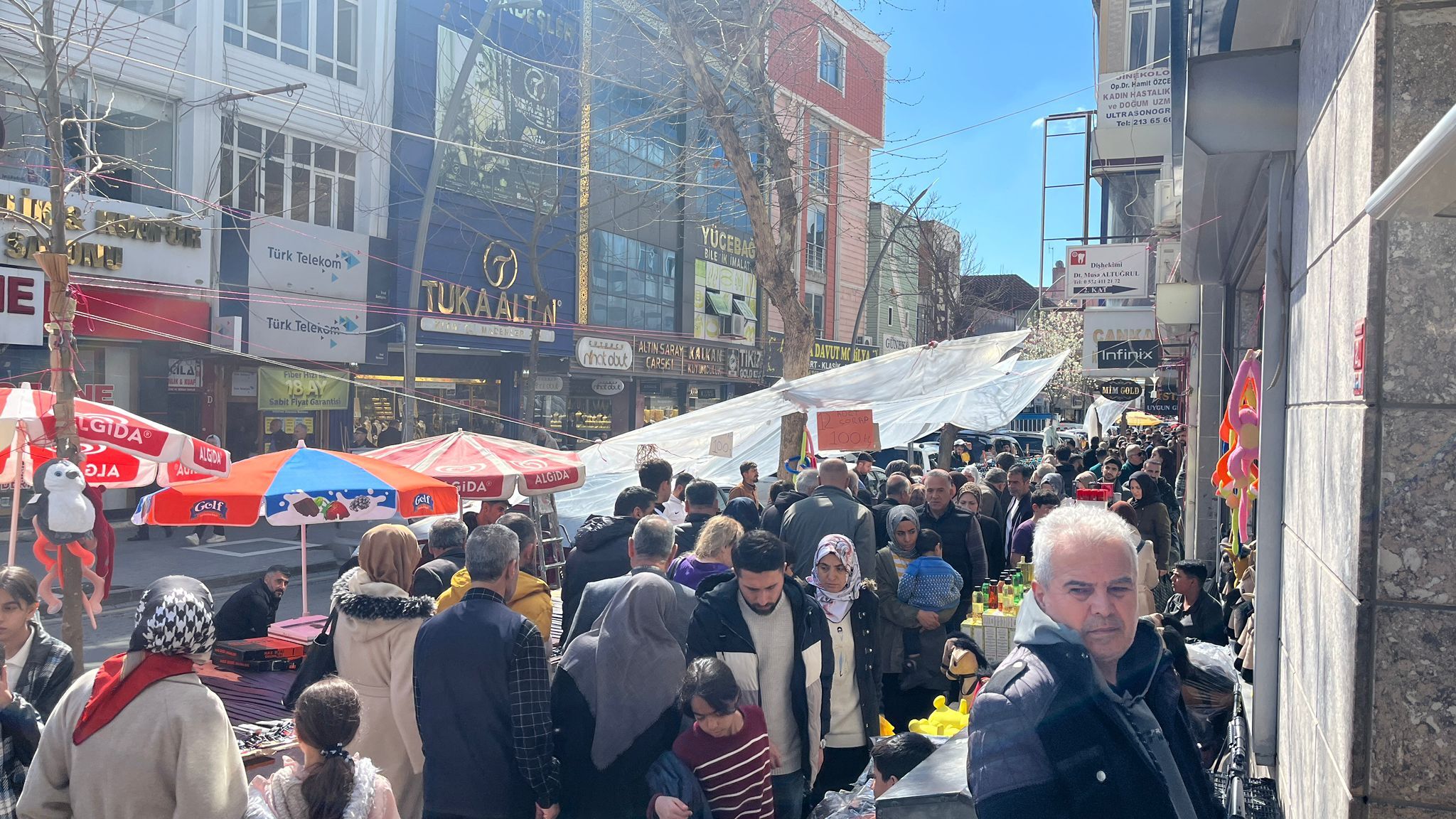 Batman Çarşısı’nda Bayram Hareketliliği Sokaklar Pazara Döndü (2)