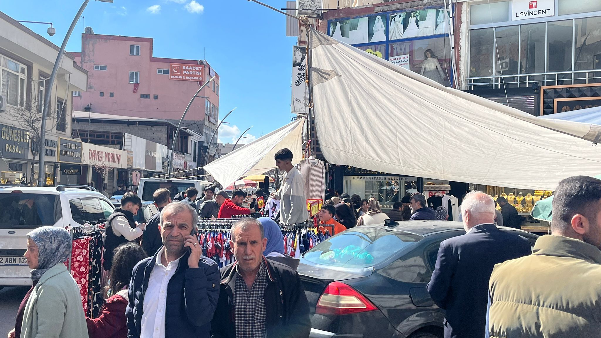 Batman Çarşısı’nda Bayram Hareketliliği Sokaklar Pazara Döndü (3)