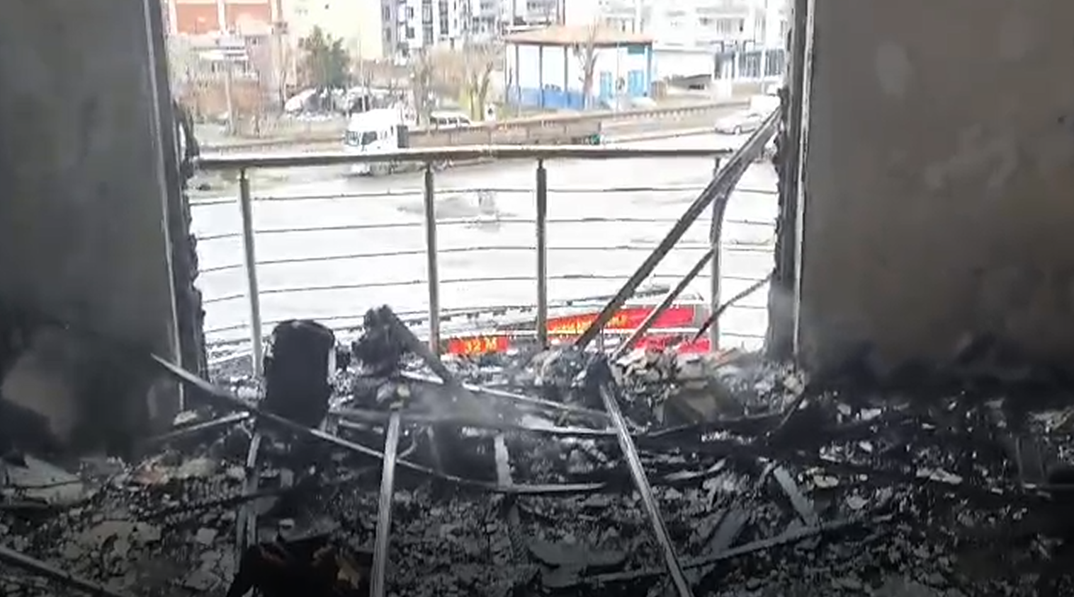 Batman Cudi Mahallesi’nde Ev Yangını Daire Kullanılamaz Hale Geldi (2)