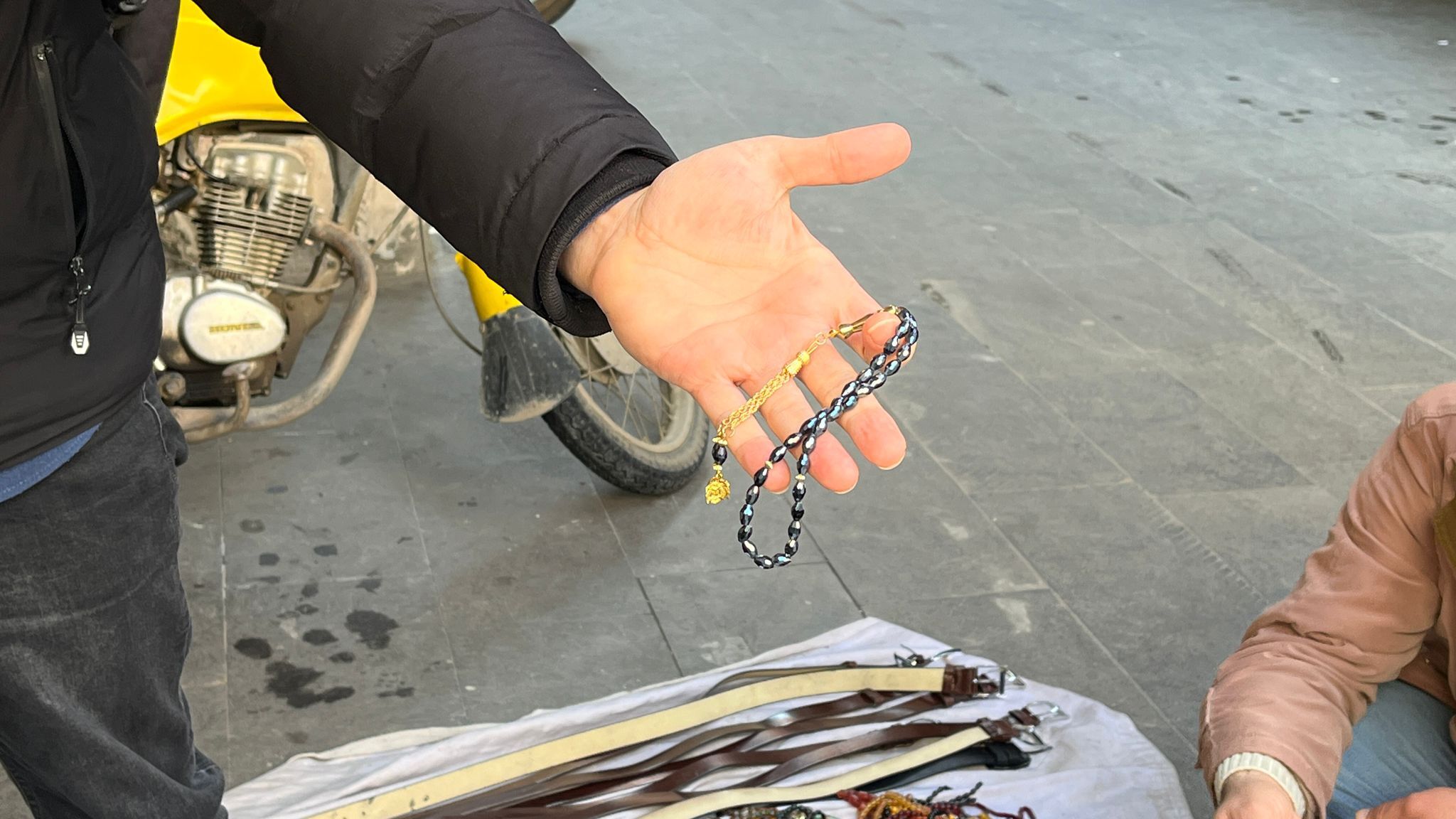 Batman Sokaklarında Renkli Mesai Tespihler 20 Tl! (2)