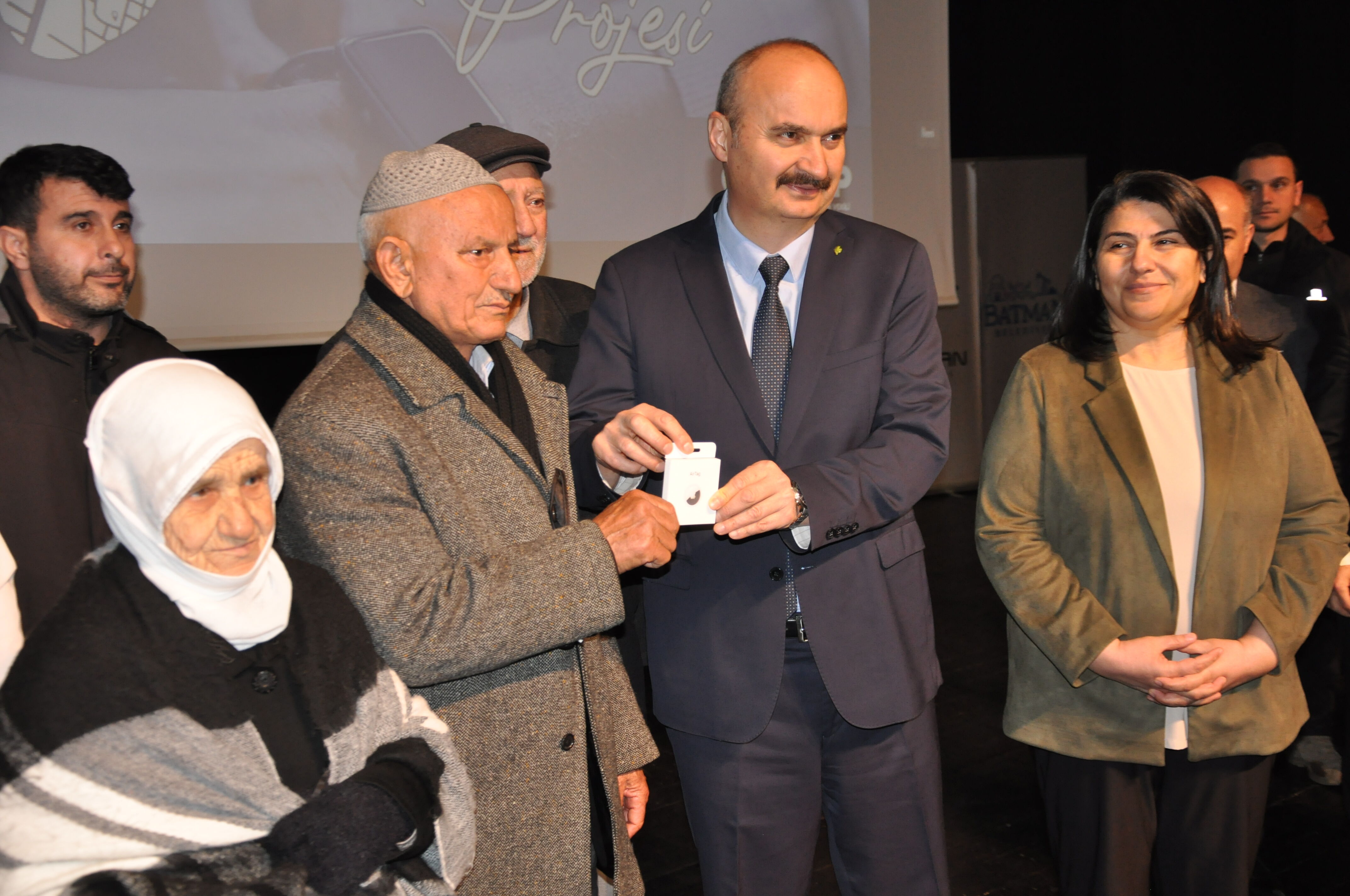 Batman’da Alzheimer Hastaları İçin Güvenli Adımlar 93 Aileye Gps Cihazı (9)